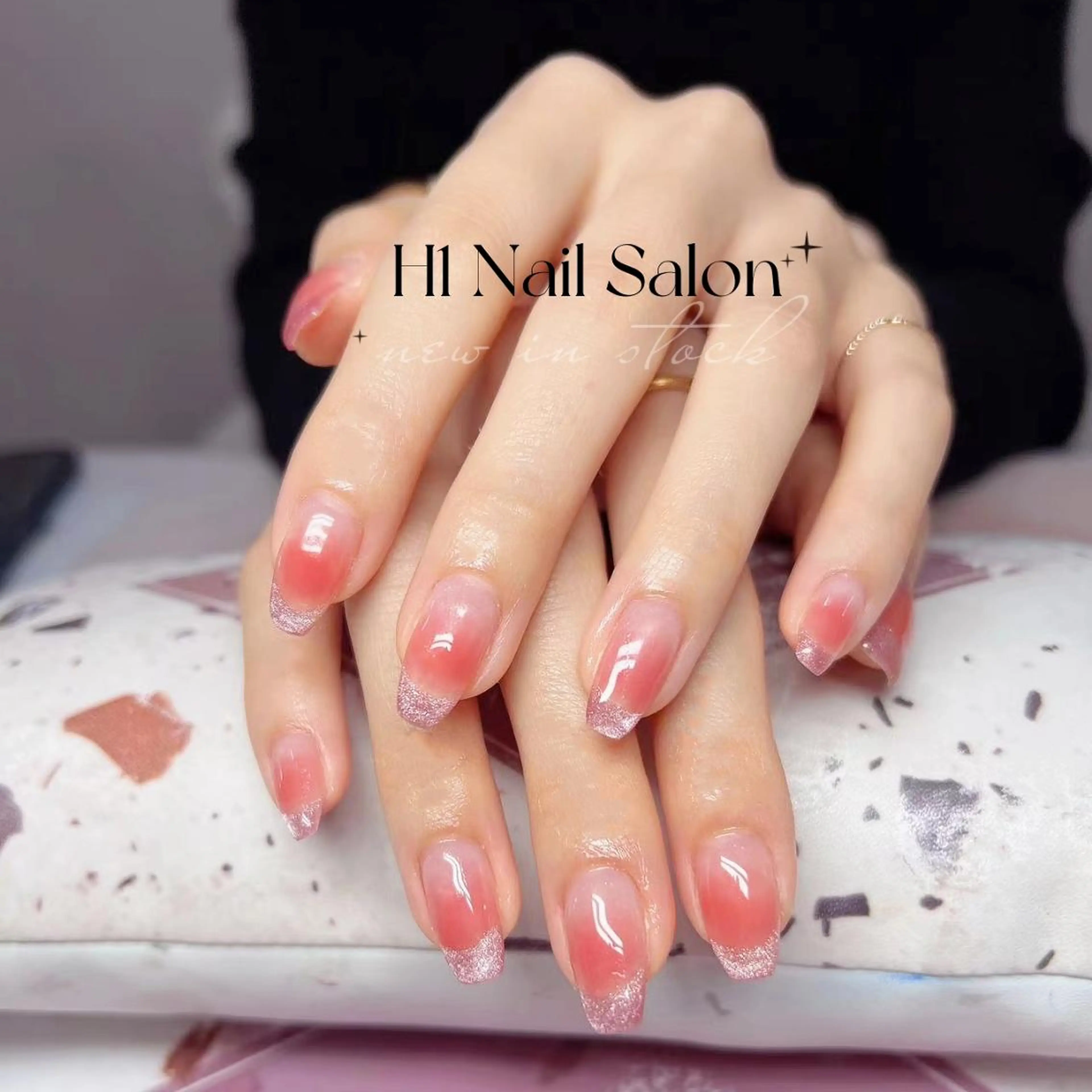 ミディアム H1 ネイル サロンのネイルデザイン