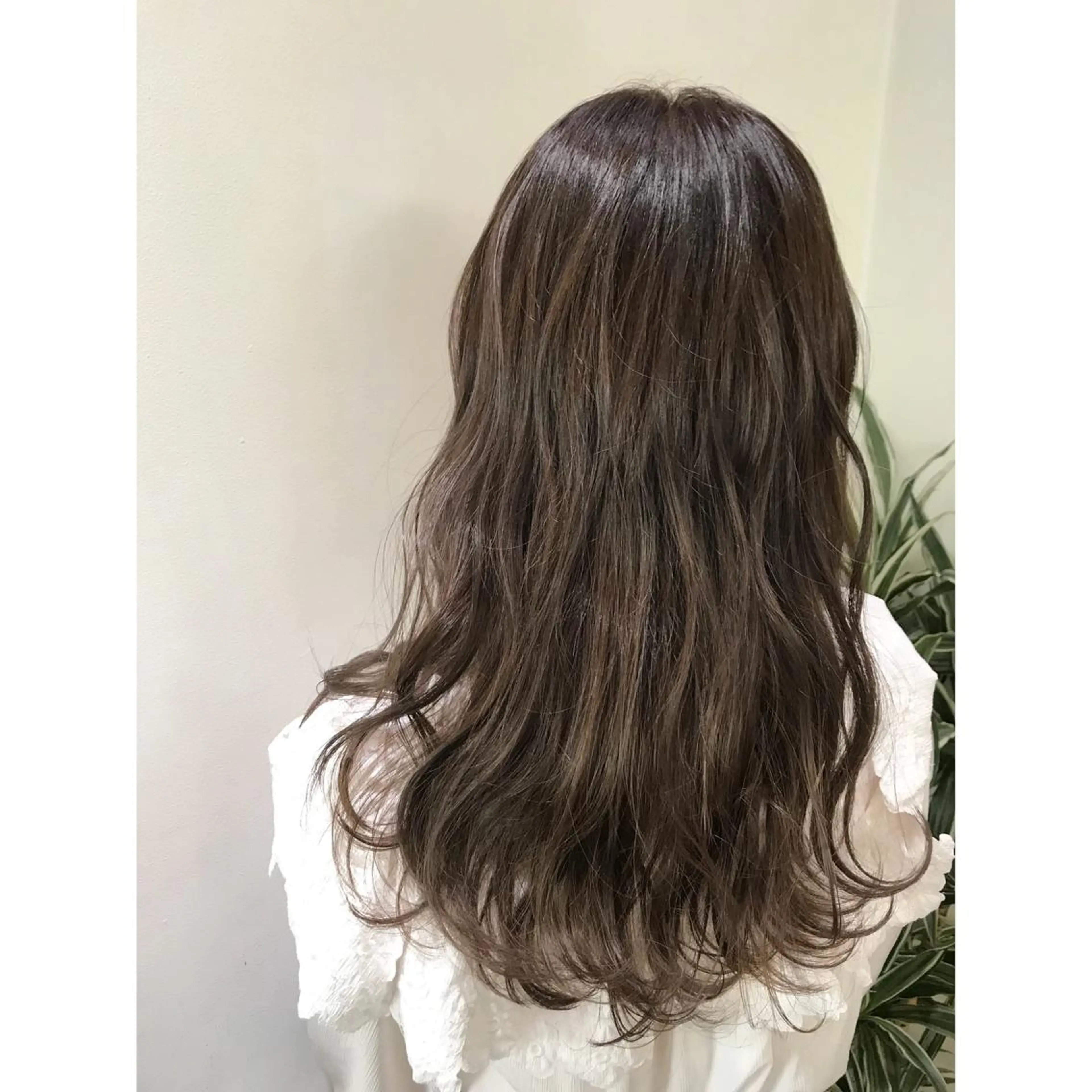 ロング カラー アッシュ ラベンダーカラー ラベンダーアッシュ 坂西 春果のマツエク・マツパデザイン