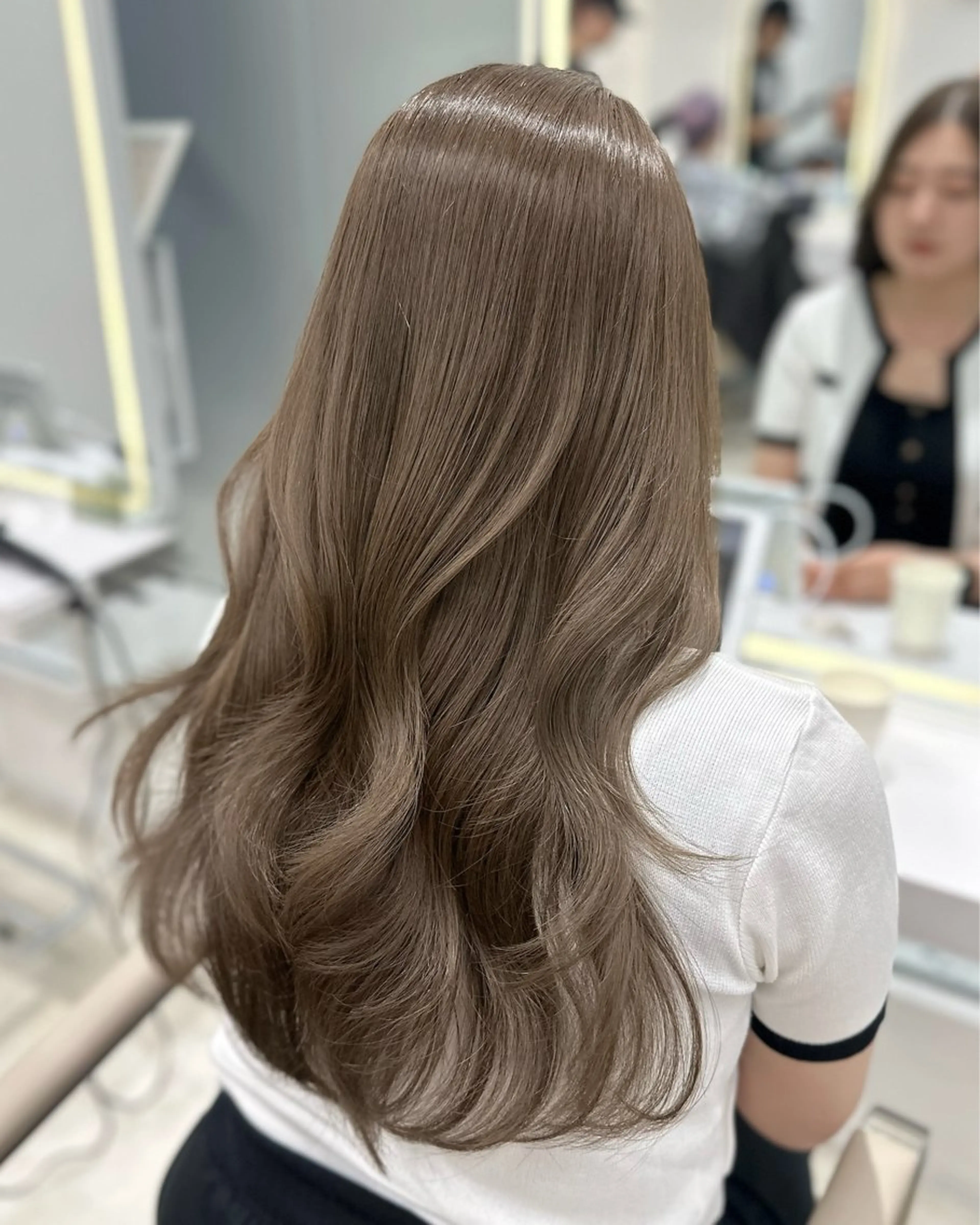 ロング カット ヘアカラー トリートメント IVE所属・透け感カラー 髪質改善🫧Annaのヘアスタイル