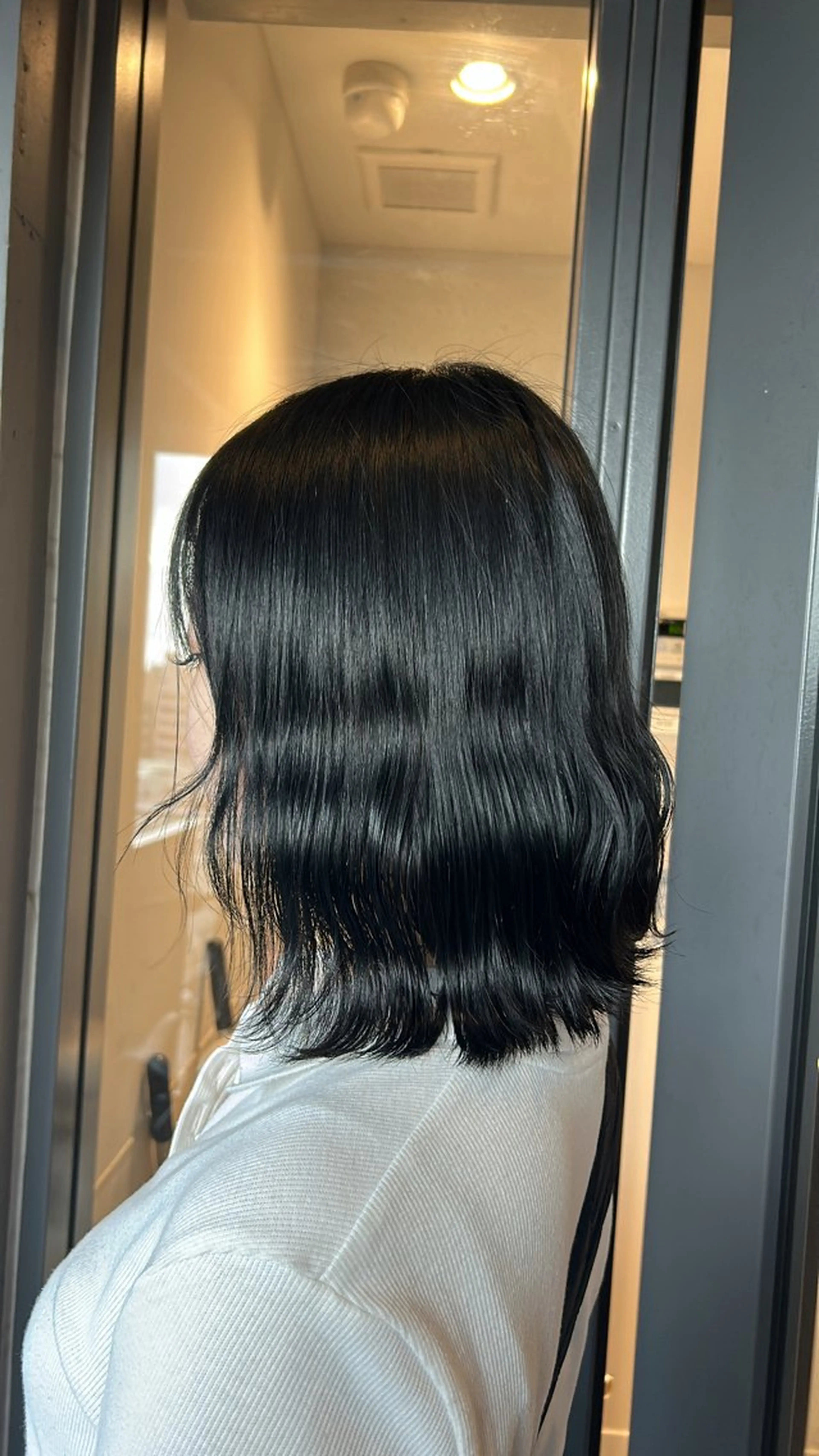 ミディアム ぱつっとボブ/Wカラ ー/ことこ🍒のヘアスタイル