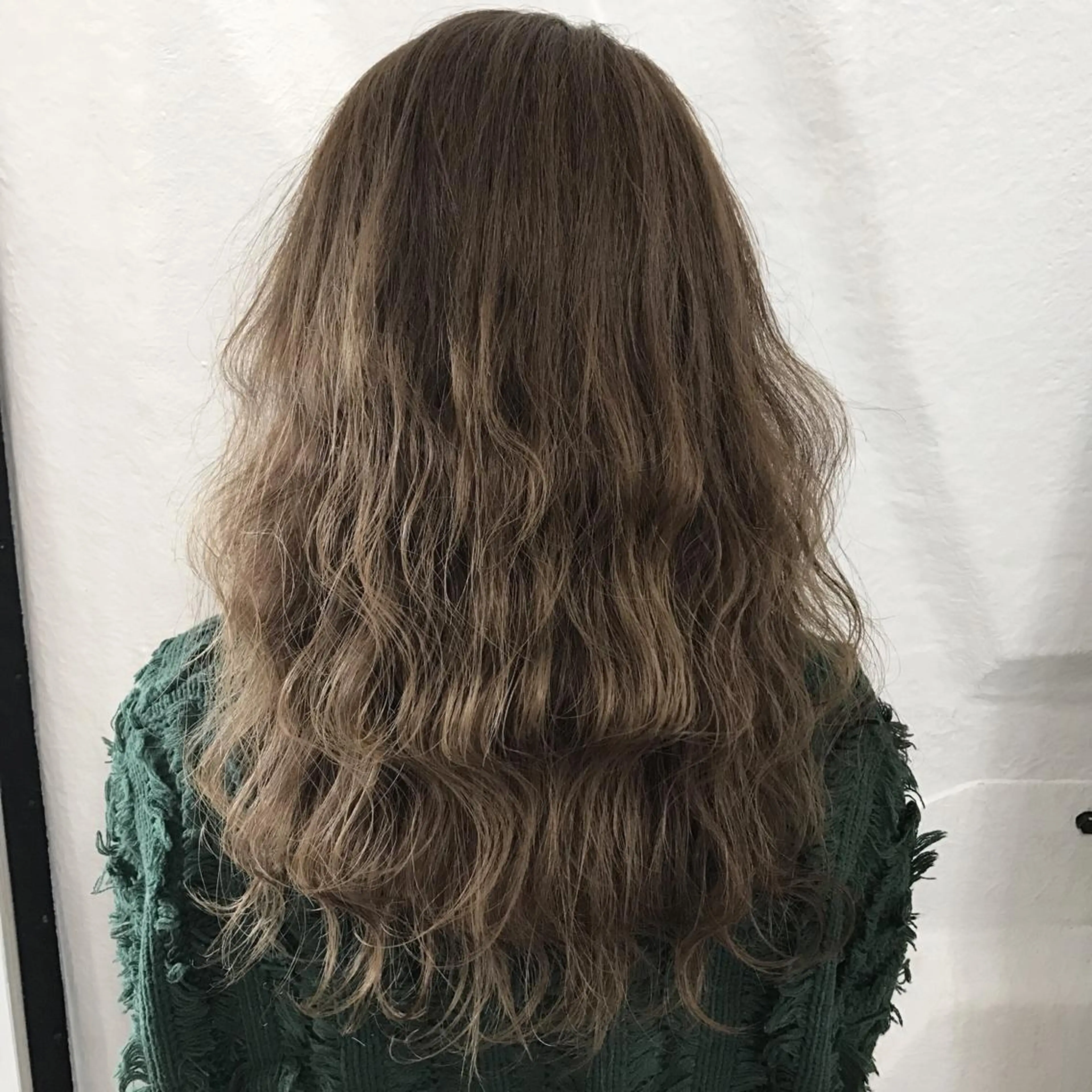 ロング カラー ベージュカラー ブリーチ サロウィン所属・K-POP好き美容師 🇰🇷Kai.Yのヘアスタイル