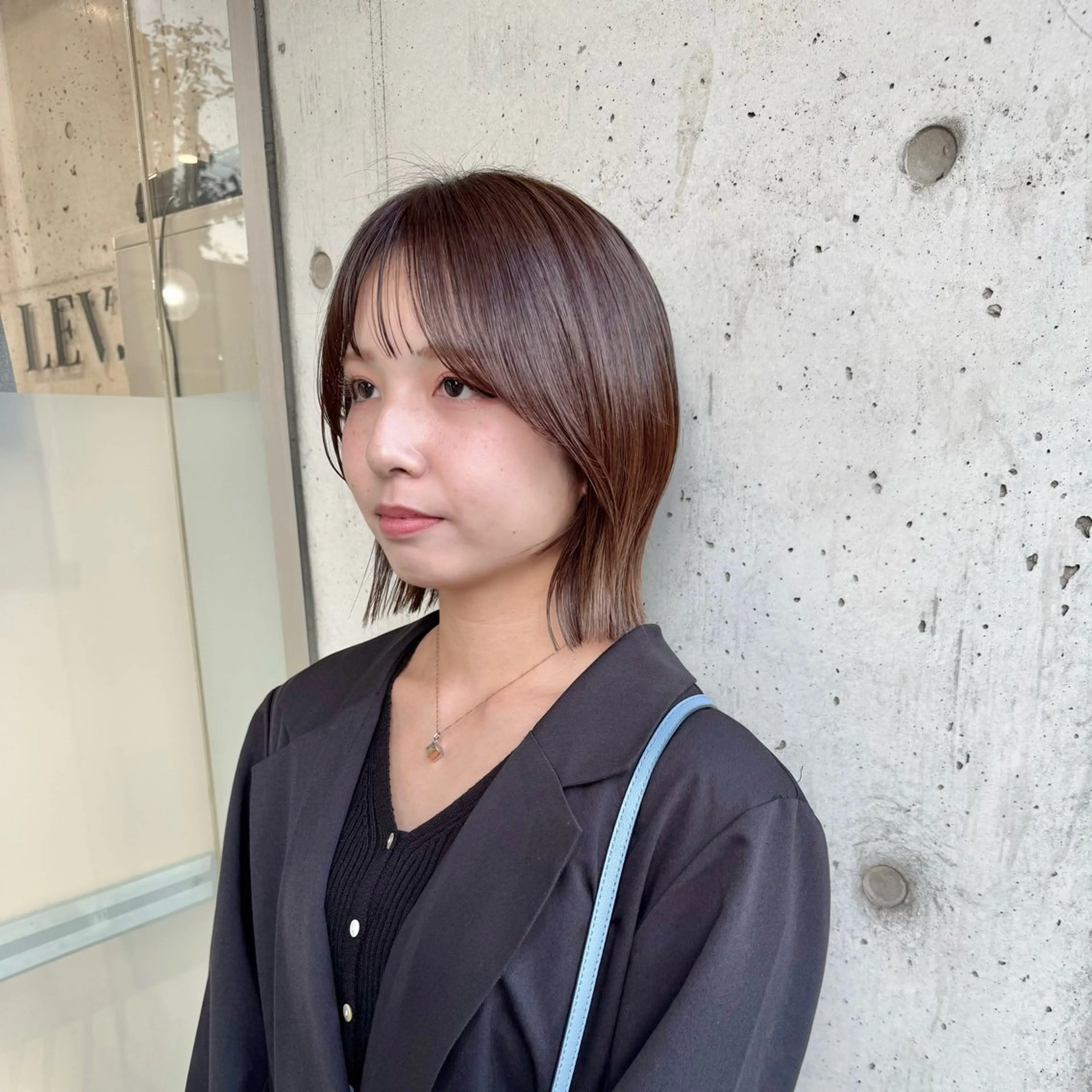 ミディアム 切りっぱなしボブ ボブ カット ヘアカラー トリートメント 会田有紀 /切りっぱなしボブのヘアスタイル