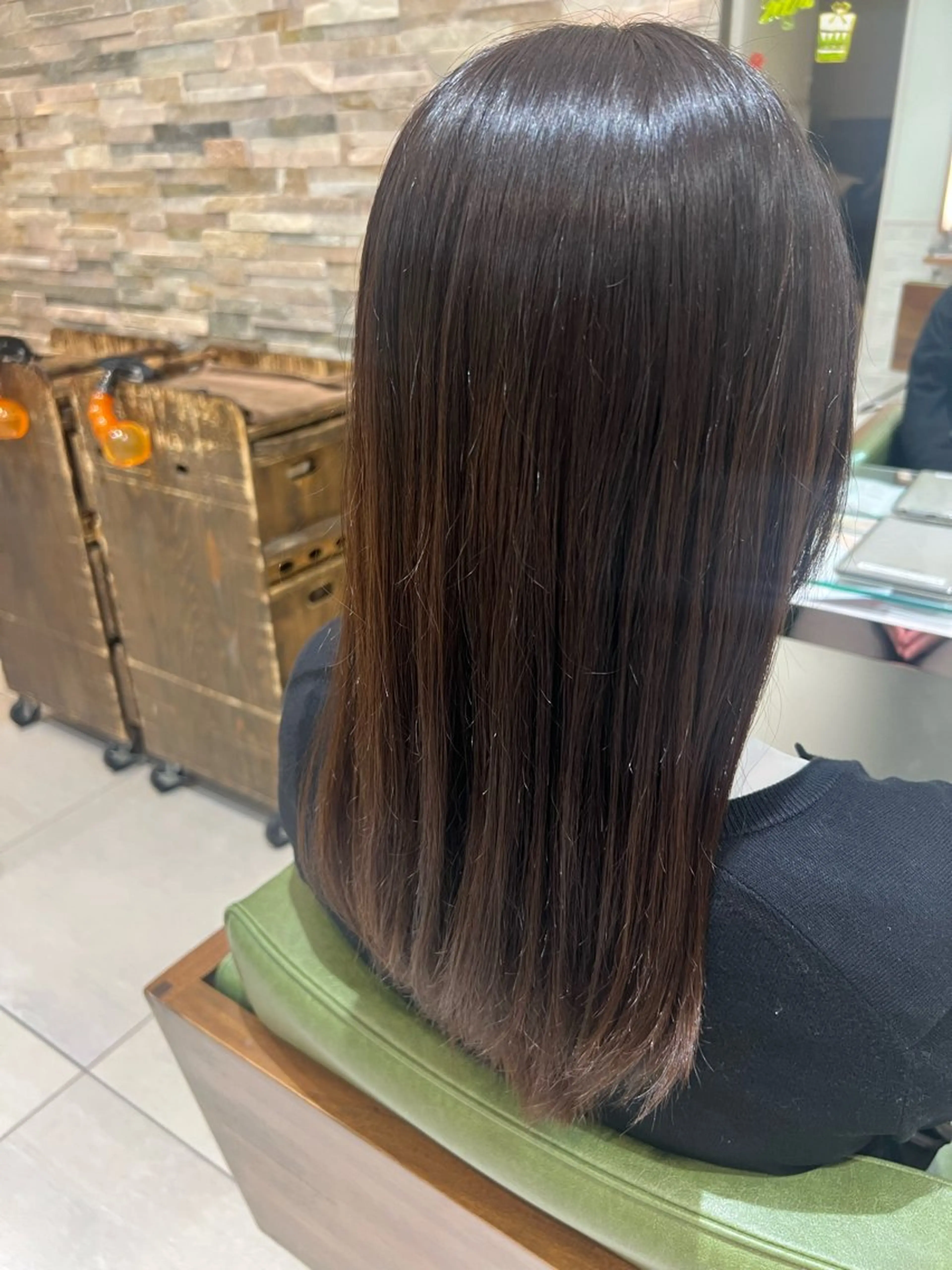 ロング ヘアカラー 山口 愛紗花のヘアスタイル