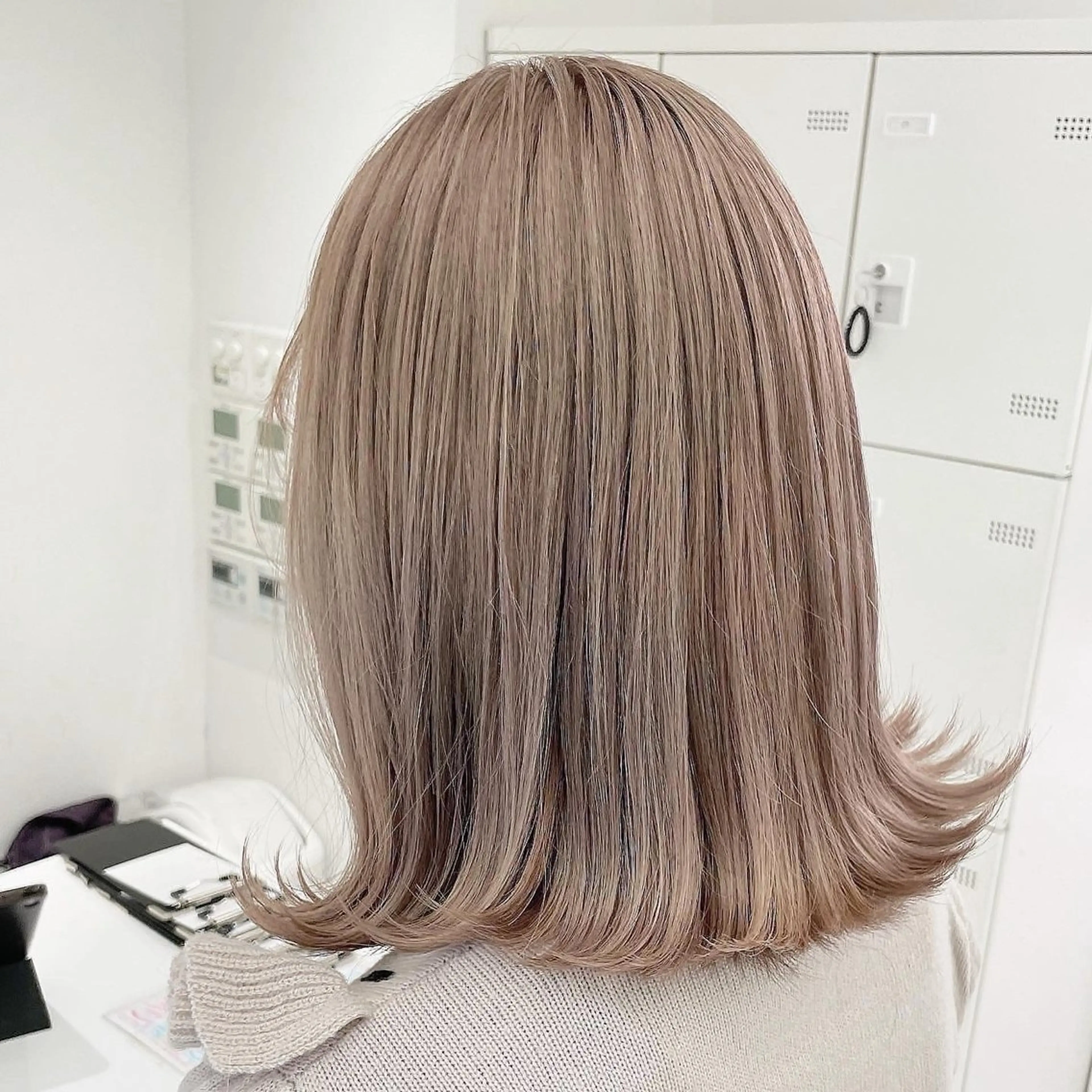 ロング メンズ ヘアカラー トリートメント 艶感ミルクティー🤍 色落ち綺麗🤍ともやのヘアスタイル