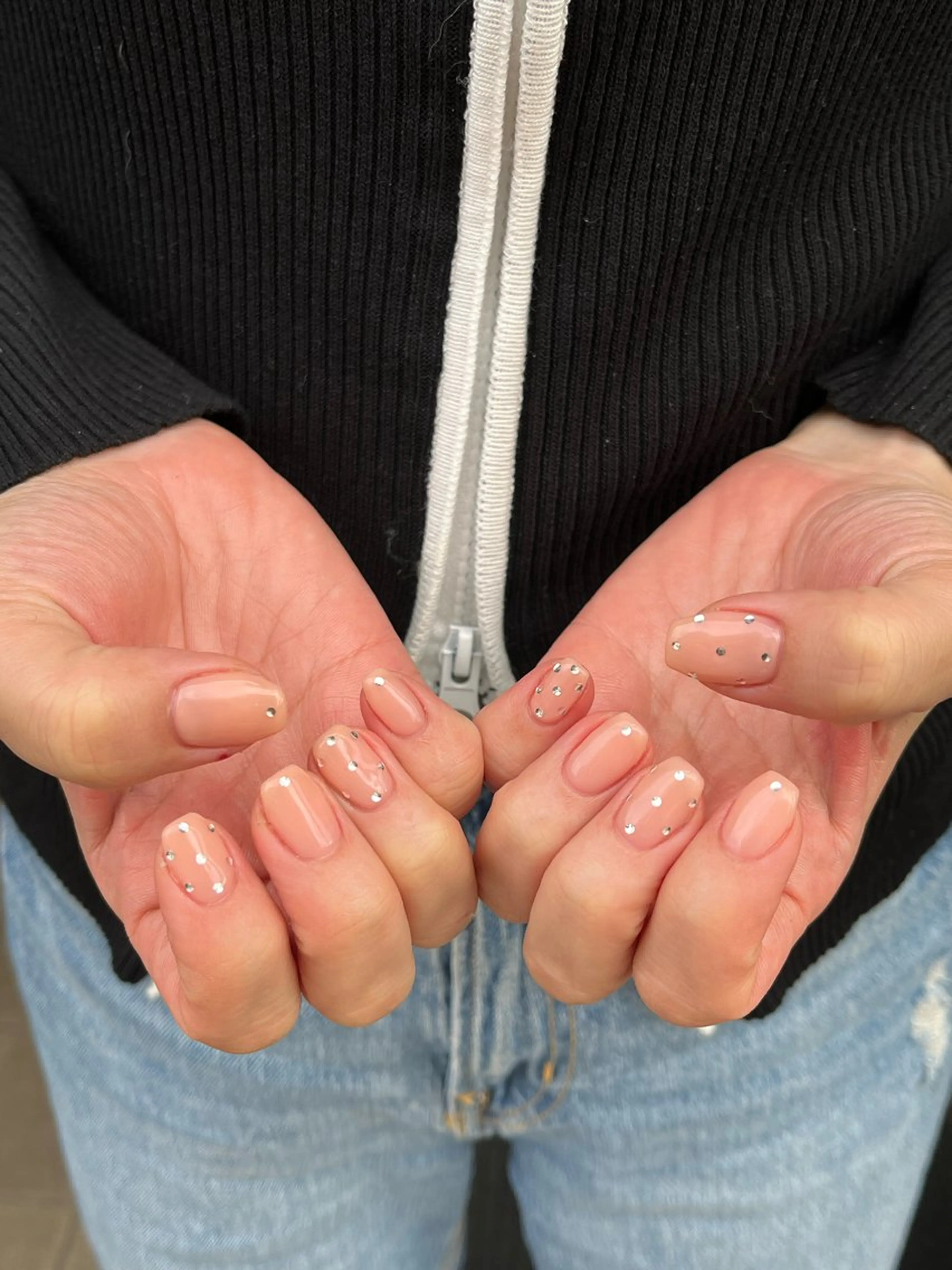 ネイル ストーンネイル ハンドネイル hiyori🫧 mieuxのネイルデザイン