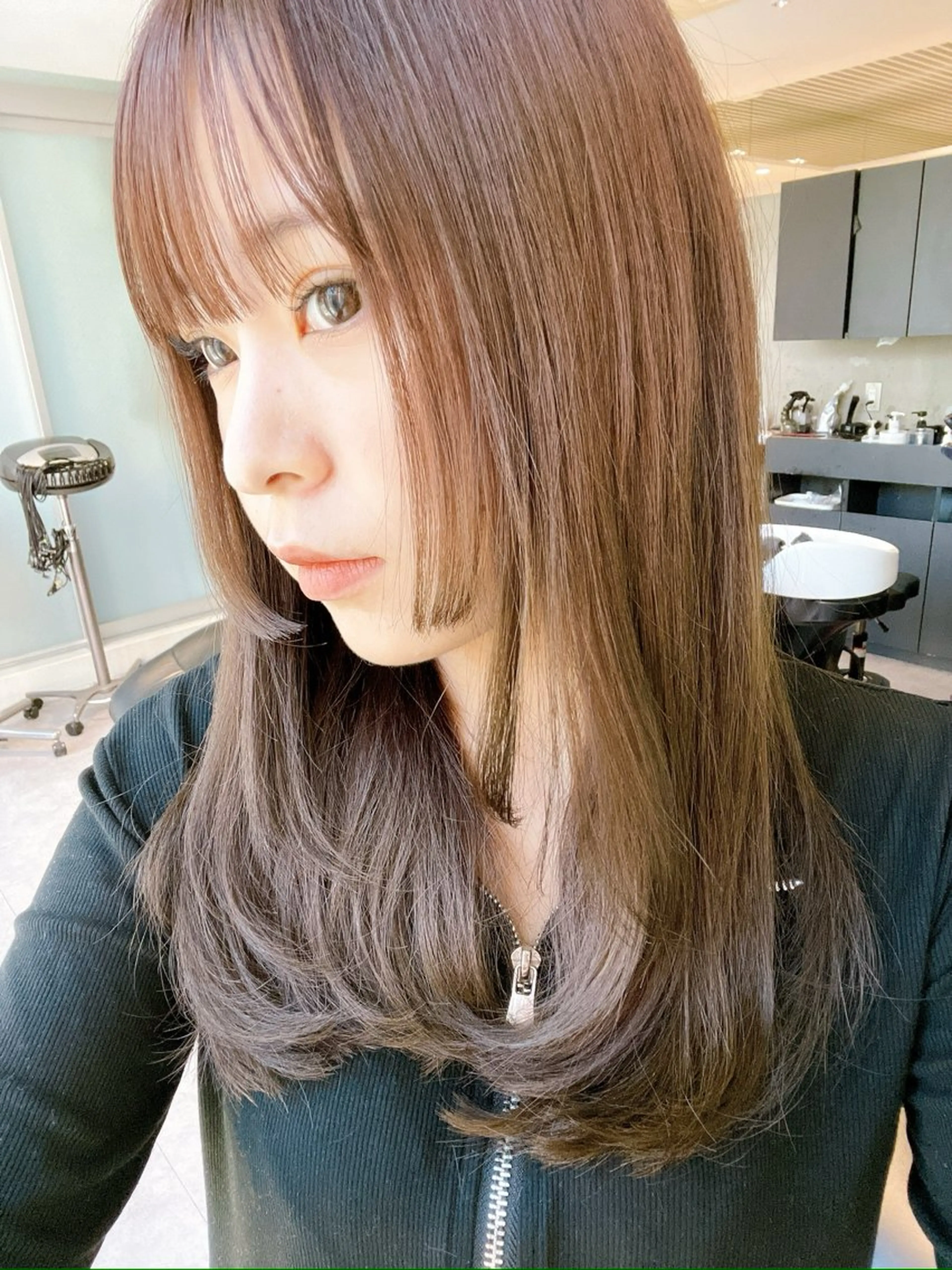 セミロング カット ヘアカラー トリートメント 銀座／レイヤーカット 🤍内野すみれのヘアスタイル