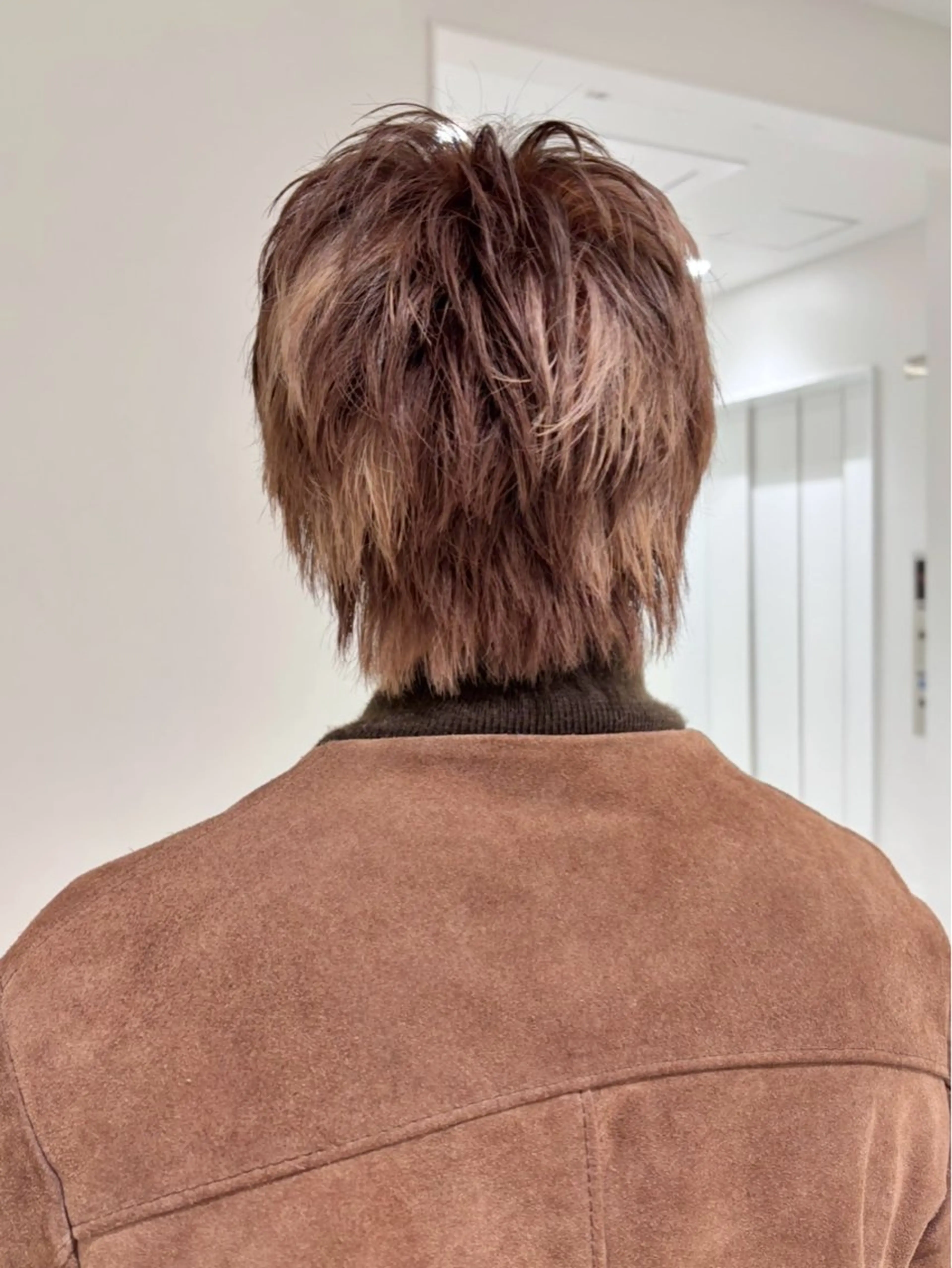 ショート カラー バレイヤージュ ブリーチ ケアブリーチ ダブルカラー イヤリングカラー iena池袋所属・iena池袋 /ゆーこの眉毛・アイブロウイメージ