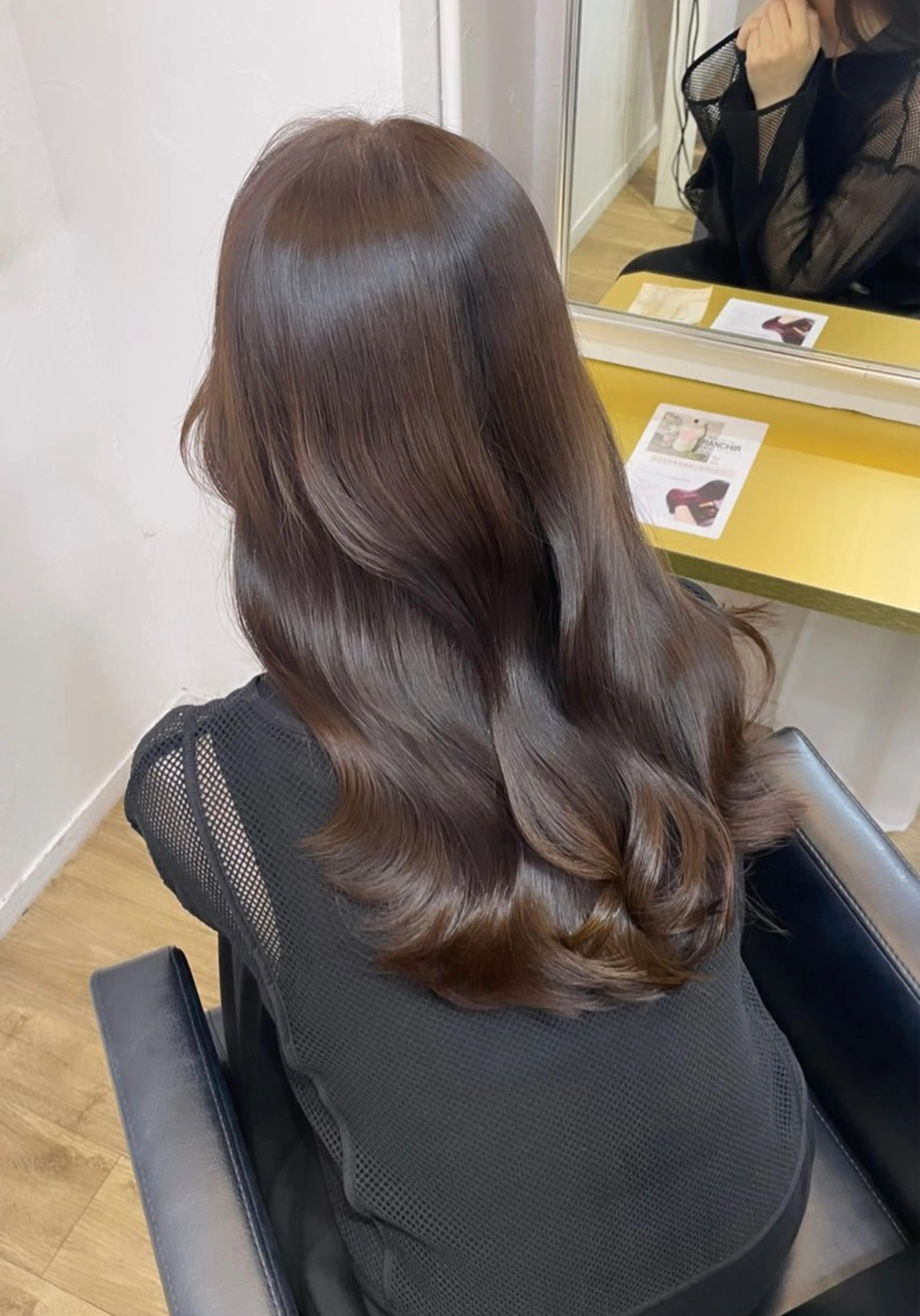 セミロング カラー ベージュカラー 黒髪 ブリーチ ブルーカラー ブルーブラック ブリーチなしカラー 特化　　kaiのヘアスタイル