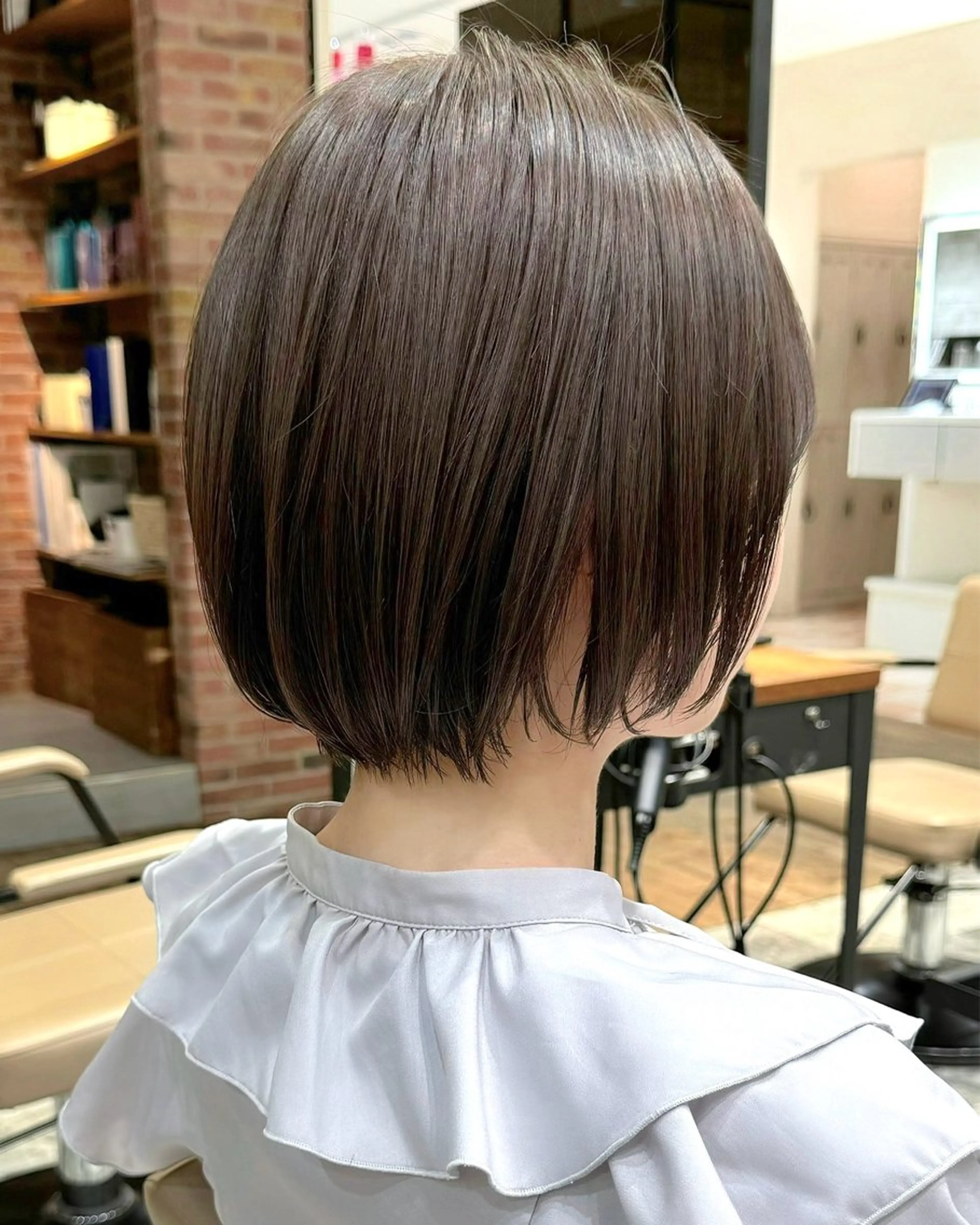 ショート カラー カット 縮毛矯正 トリートメント 💍新宿ショート 💍岩田莉奈のヘアスタイル