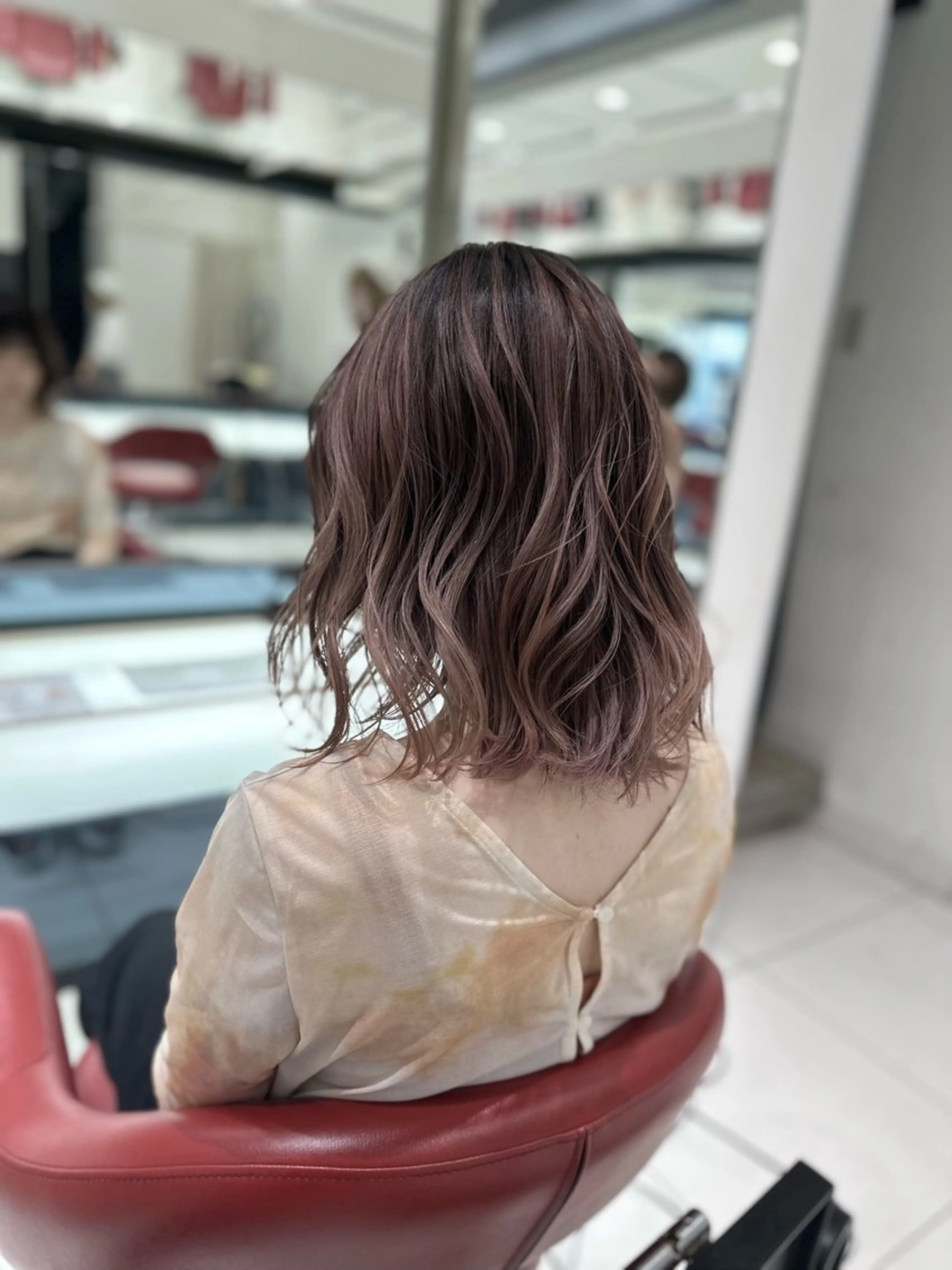 ミディアム レイヤーカット ヘアカラー トリートメント 阪本祥樹/ハイライト /バレイヤージュのヘアスタイル