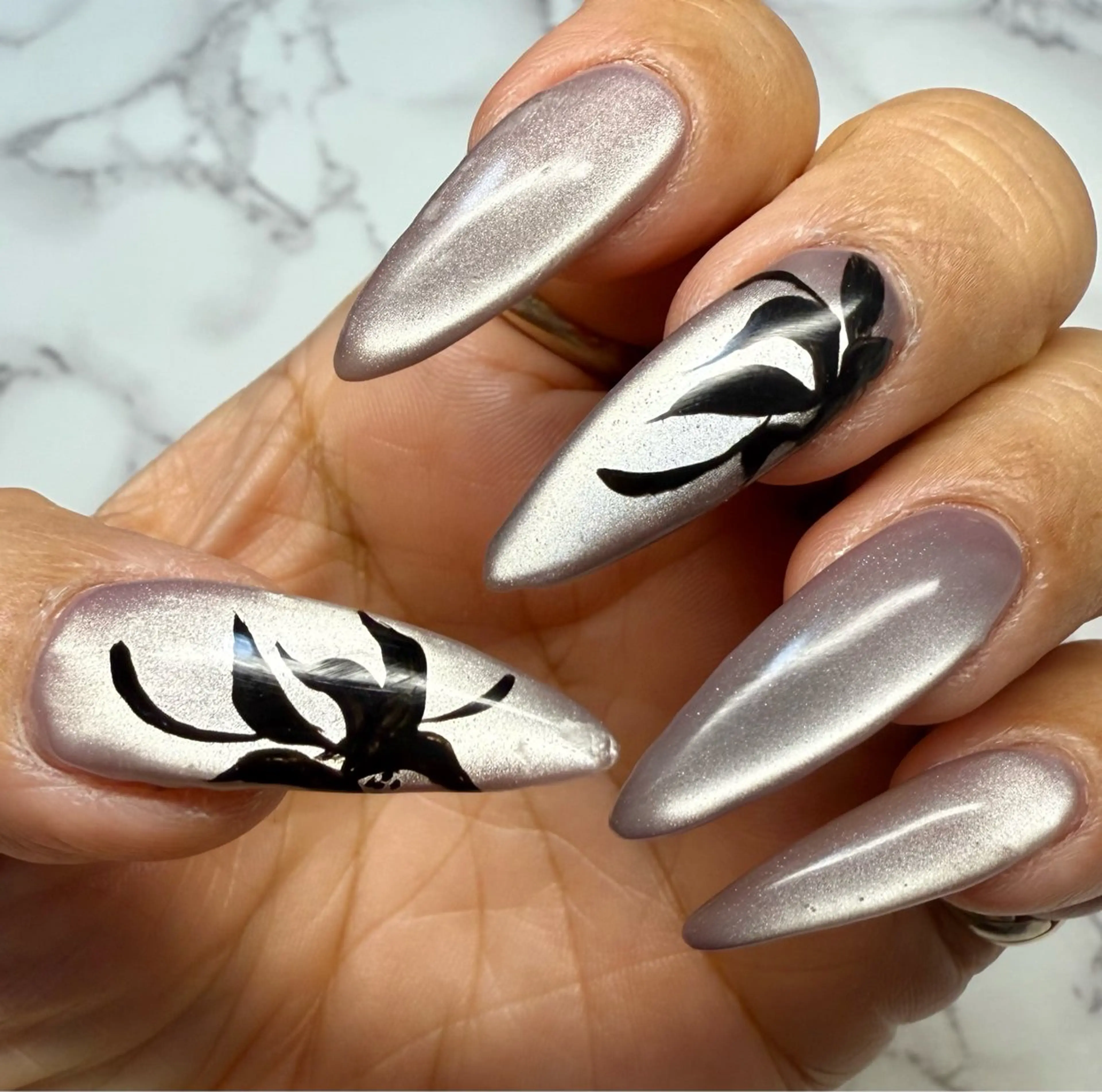 ネイル アートネイル チークネイル フレンチネイル 氷ネイル・うるうるネイル キラキラネイル M.N_ nailのネイルデザイン