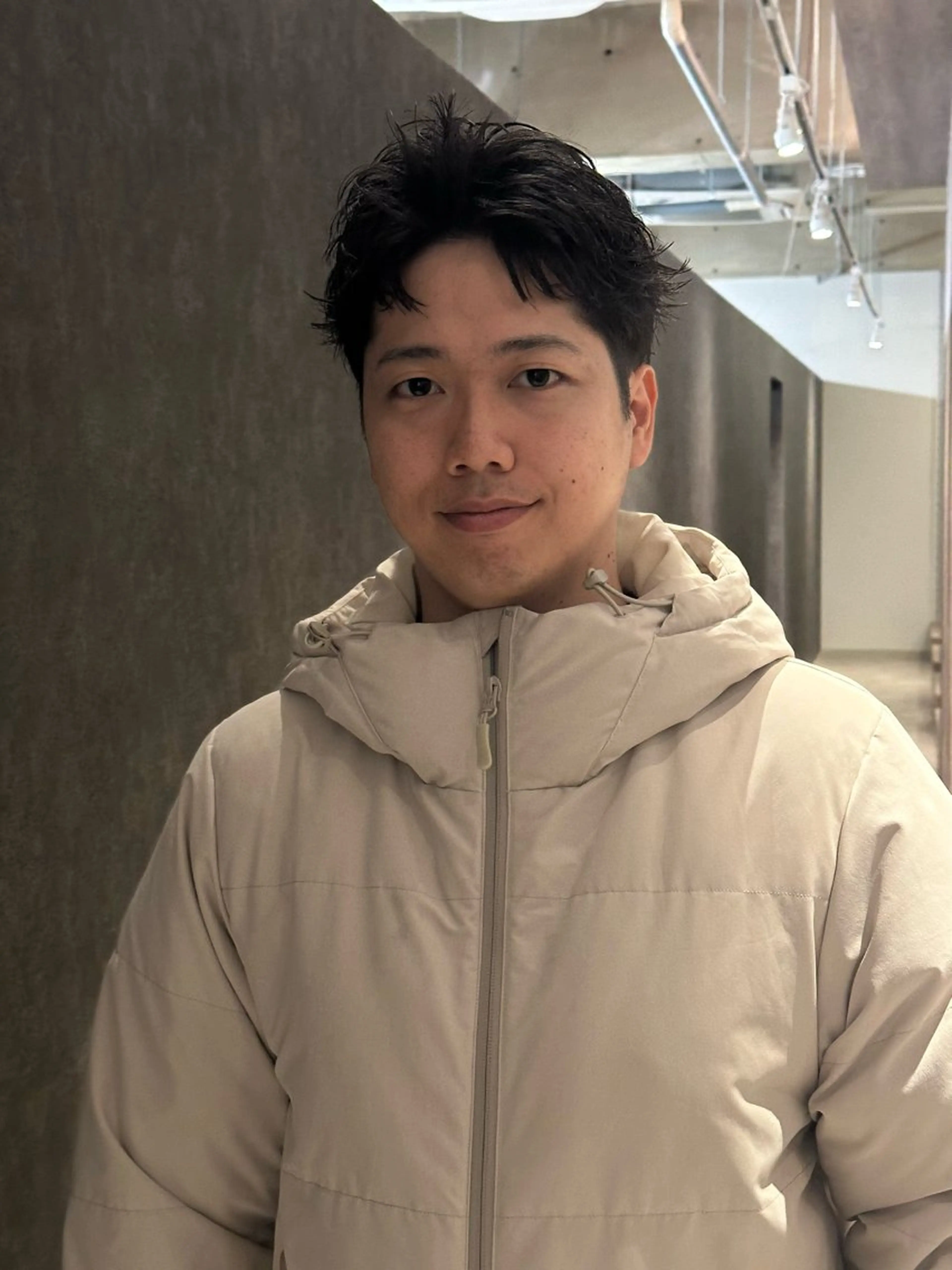 ショート メンズ メンズブリーチ センターパート フェードカット フェザーパーマ メンズハイライト カット メンズ/パーマ/ 金山/真柄 恒輝のヘアスタイル