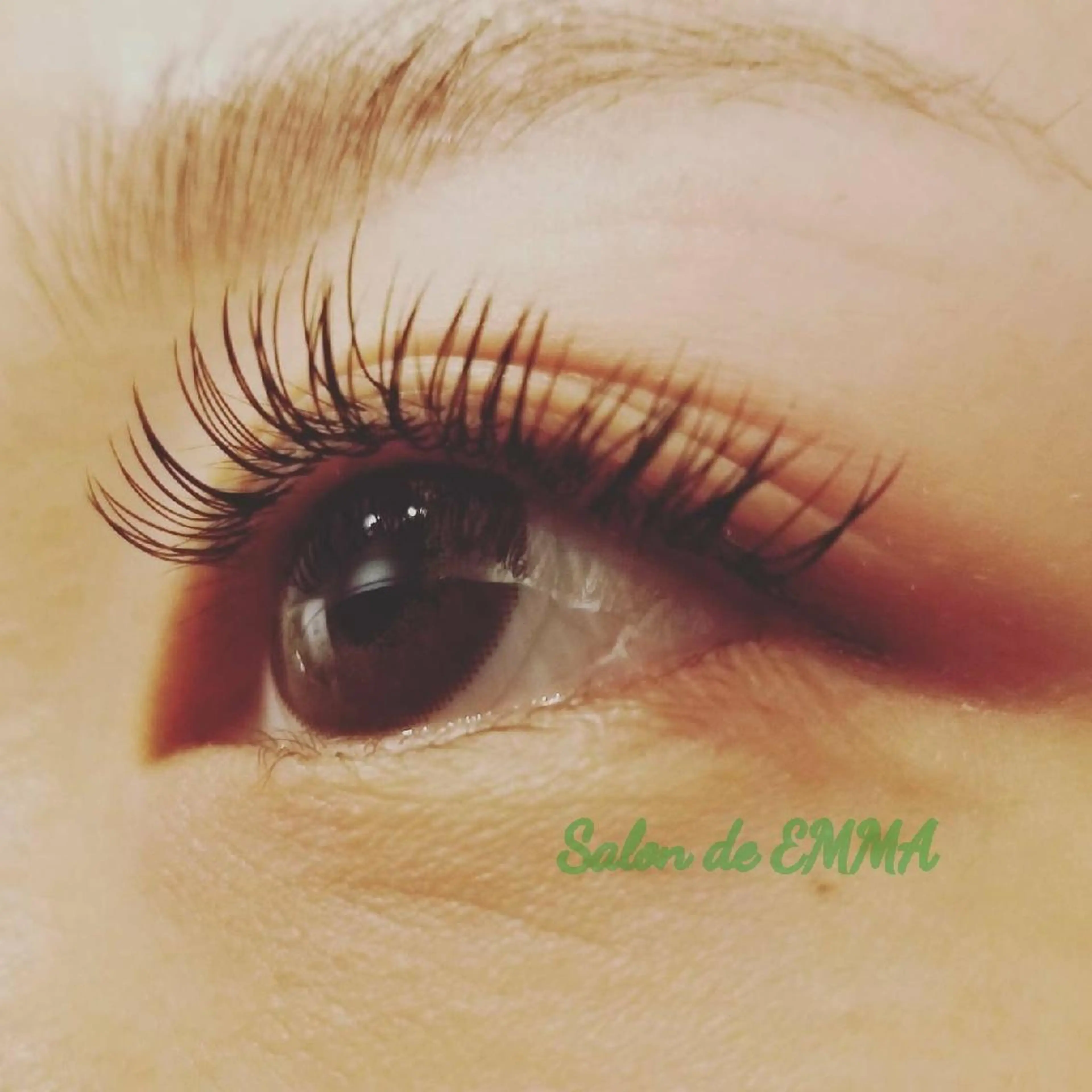 マツエク・マツパ フラットラッシュ EMMA plus．のマツエク・マツパデザイン