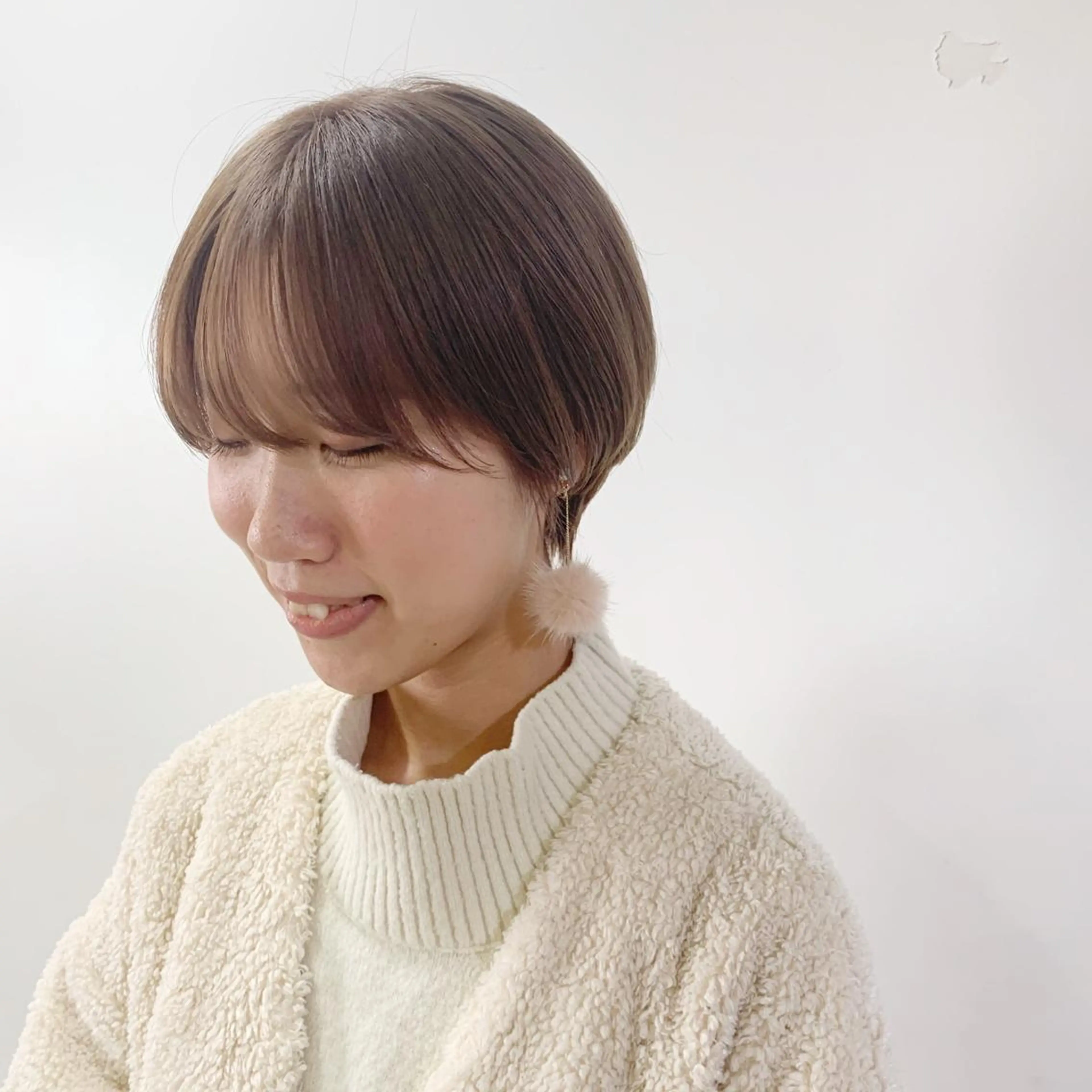 ショート カラー ショートボブ ベージュカラー フォギーベージュ ボブ ショートヘア カット ヘアカラー トリートメント ボブ/大人ヘア k-two濱田のヘアスタイル