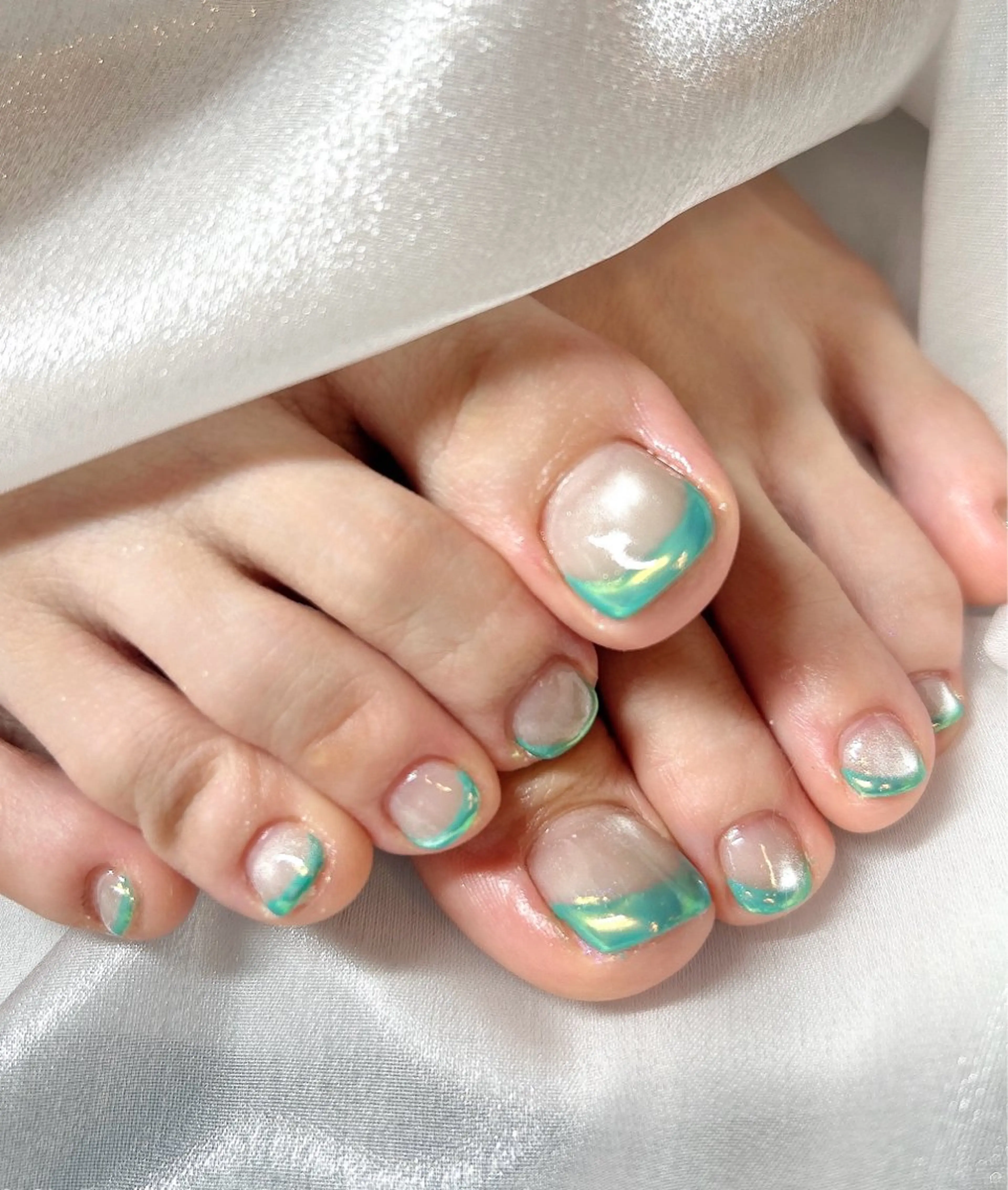ネイル オーロラネイル フレンチネイル フットネイル takamin._.nail所属・t. takamiのネイルデザイン