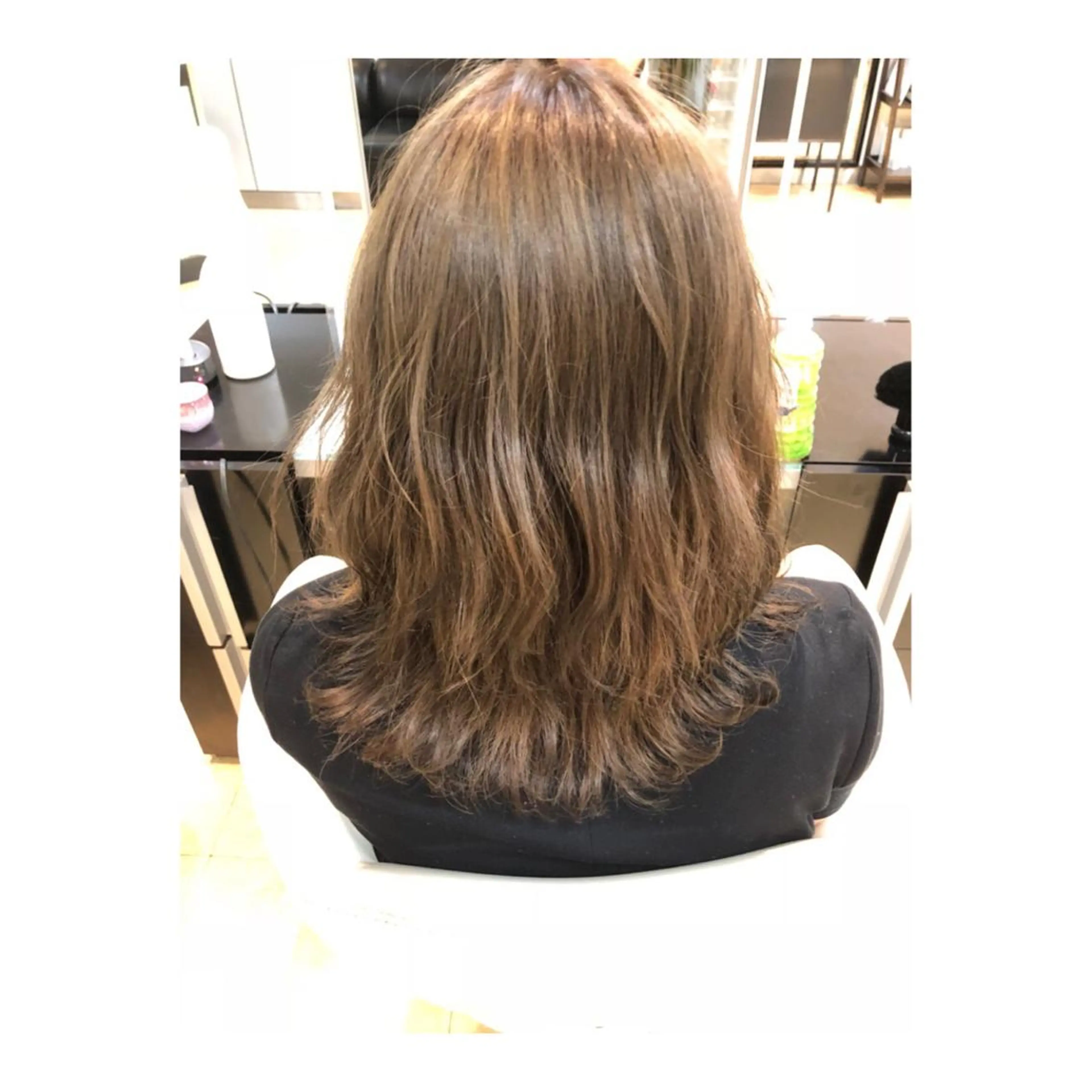 ミディアム レイヤーカット 【髪質改善特化】 新宿/縮毛矯正/セラのヘアスタイル