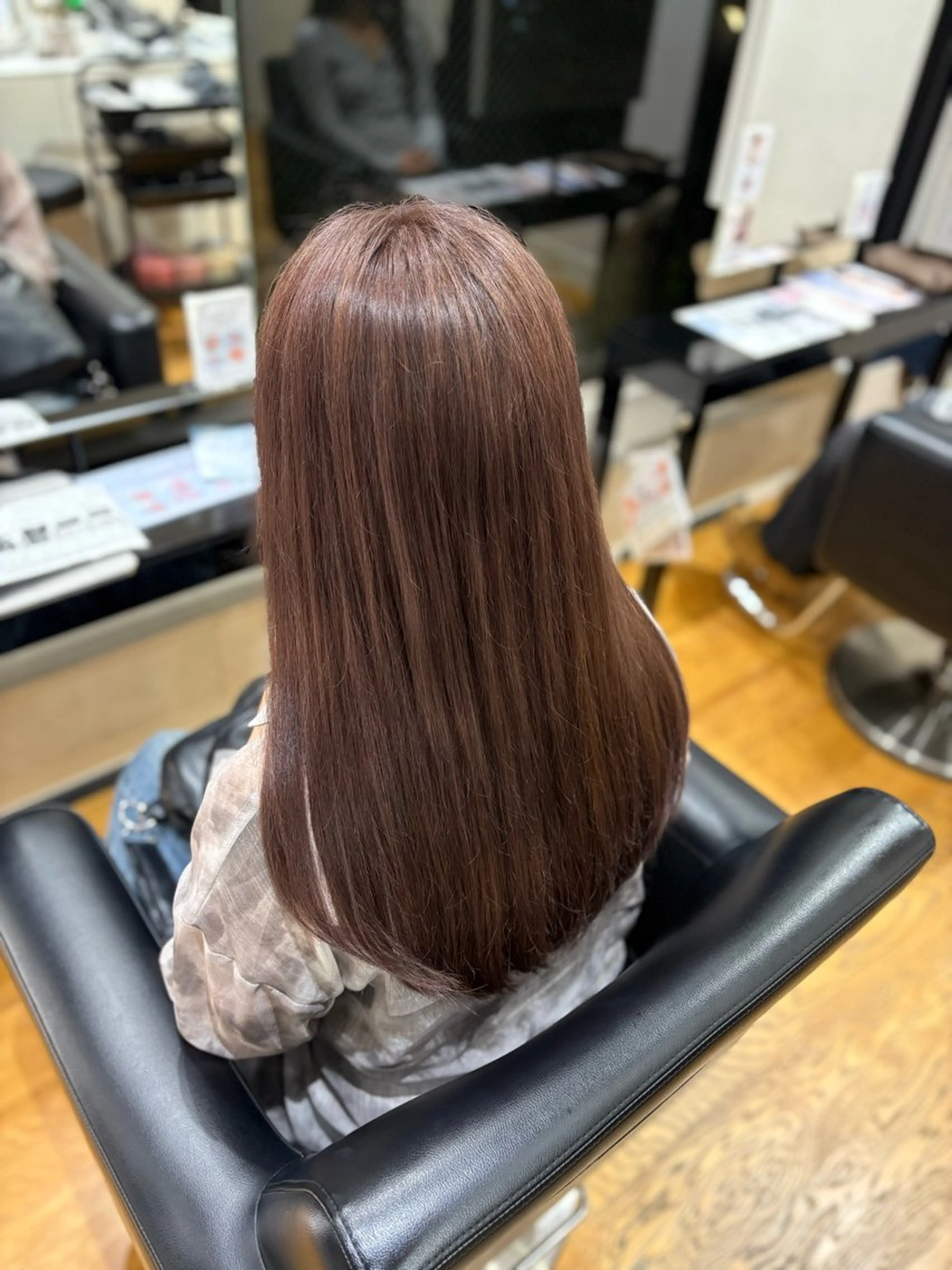 ロング カラー ブリーチ ヘアカラー 浜崎 千亜のヘアスタイル