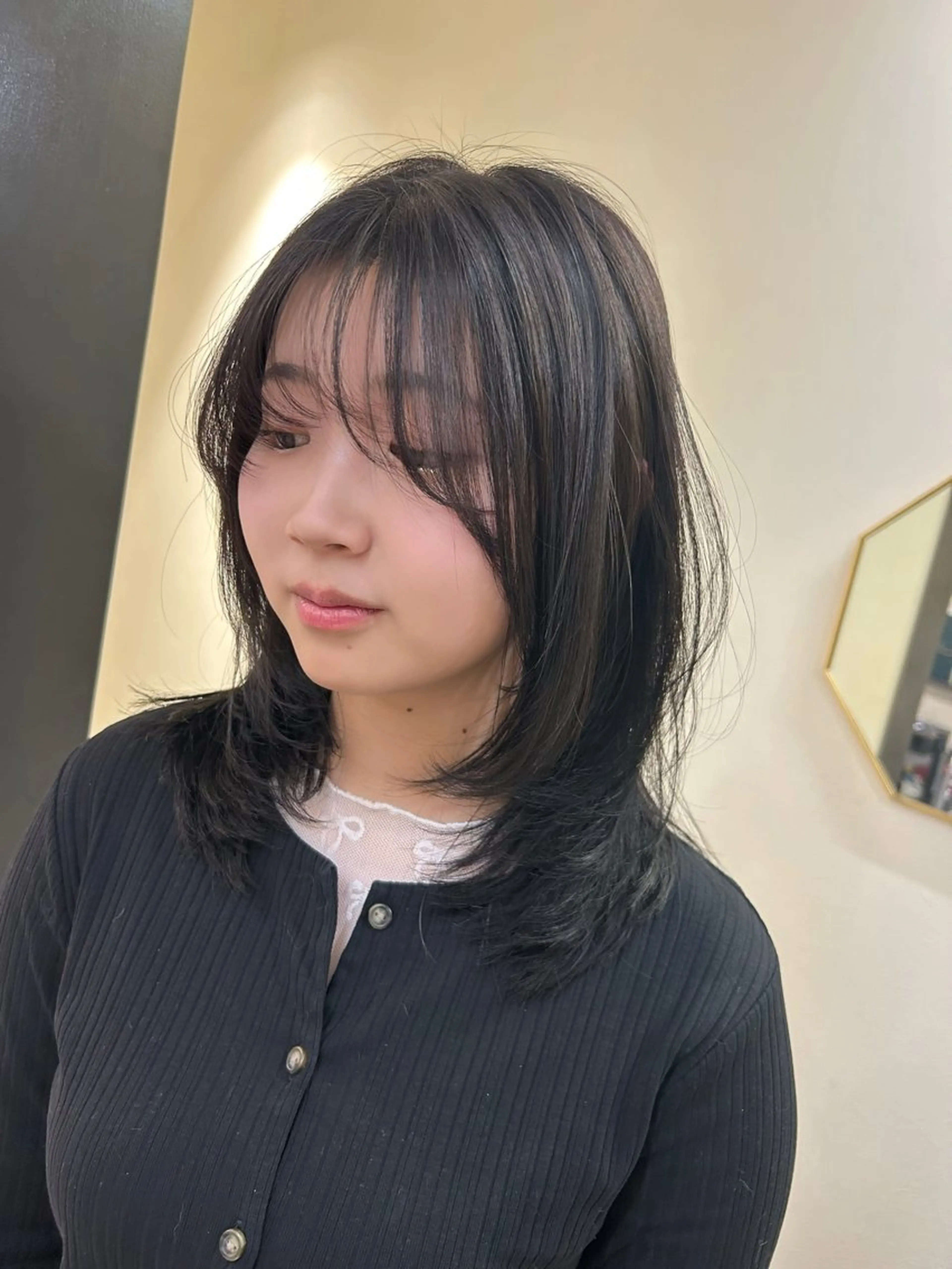セミロング カラー レイヤーカット カット ヘアカラー トリートメント hub hair レイヤー/透明感のヘアスタイル