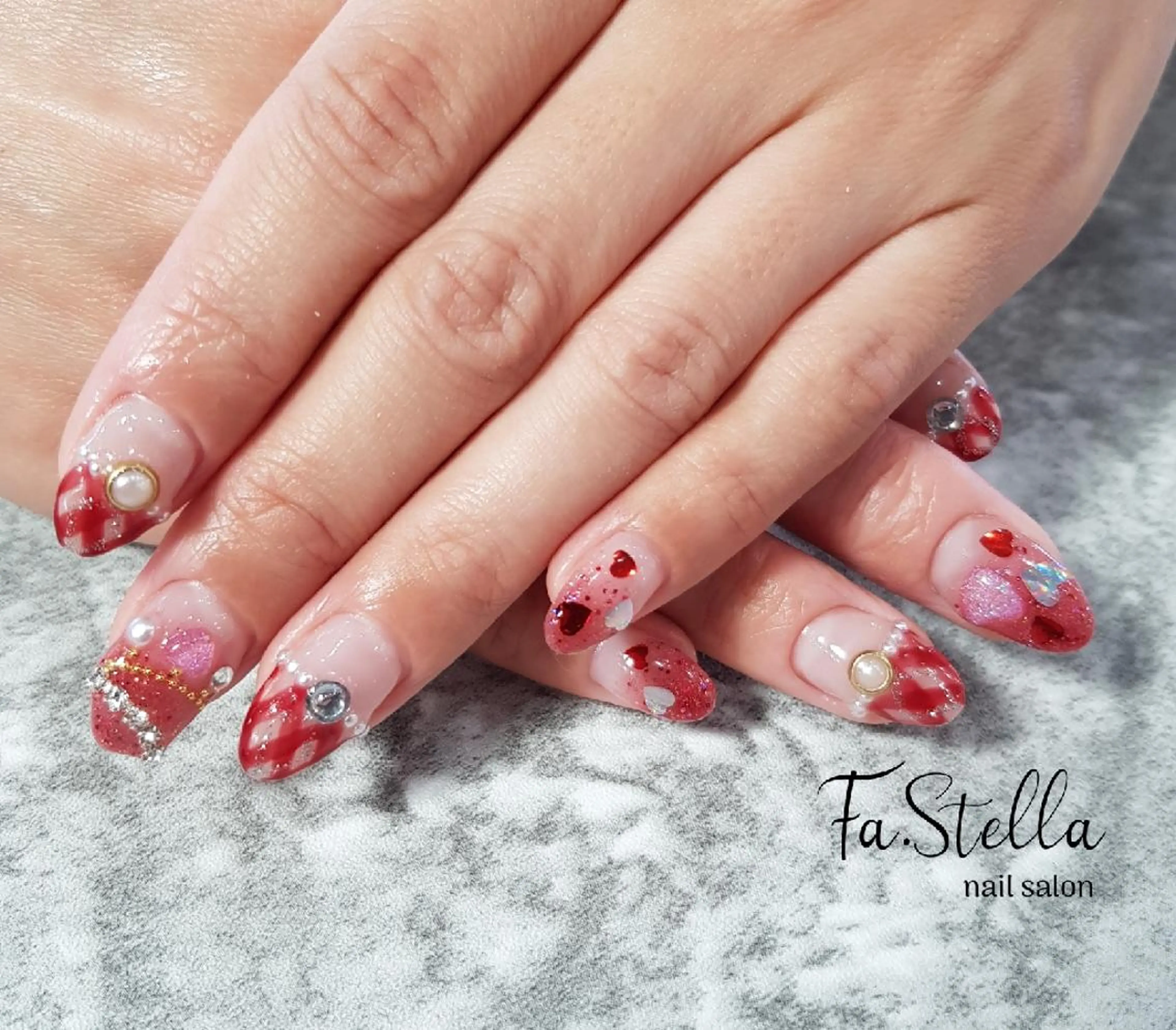 セミロング ネイル ジェルネイル キラキラネイル 持ち込み パラジェル ハンドネイル Fa.Stella ファステラ のネイルデザイン