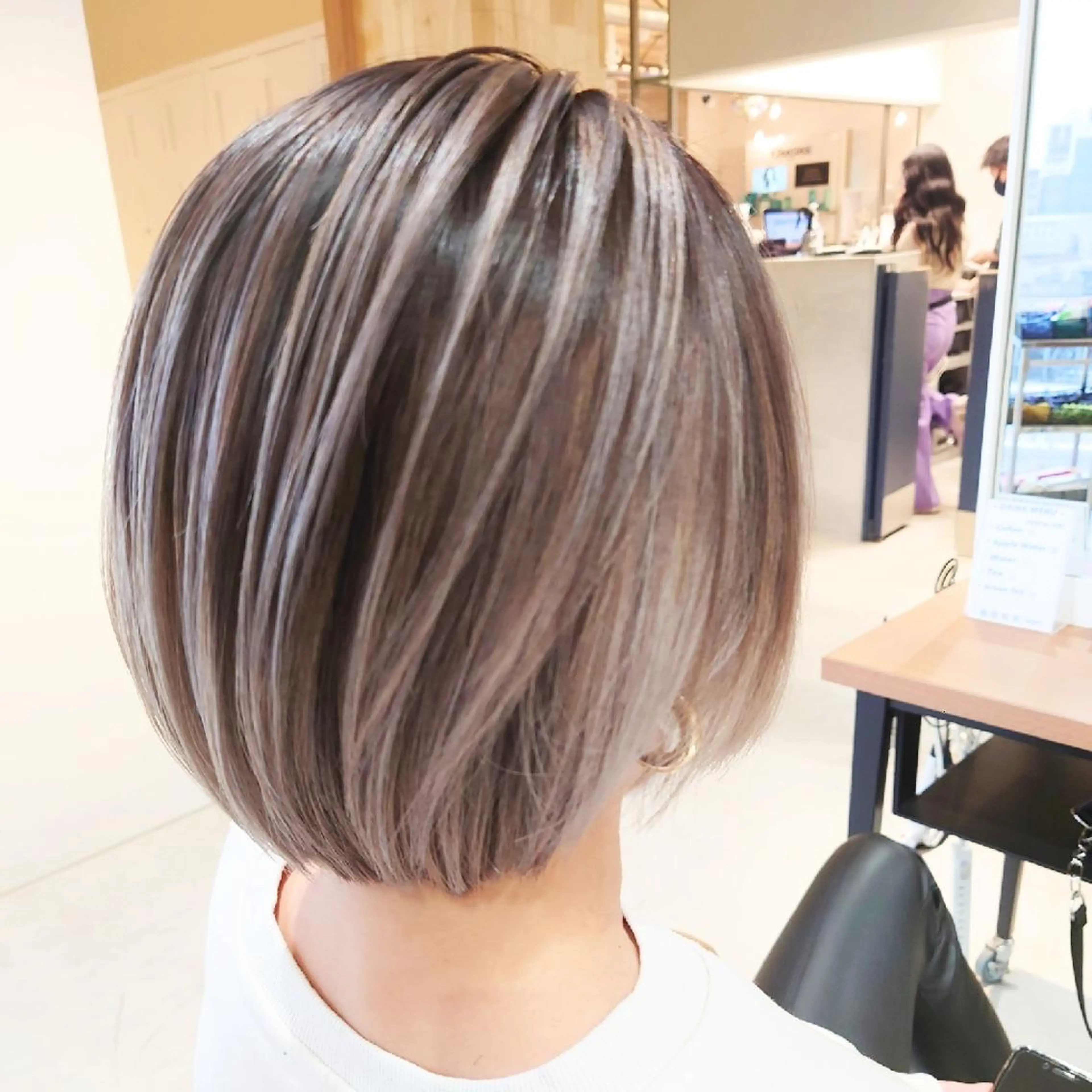 ショート カラー バレイヤージュ レイヤーカット ヘアカラー トリートメント 艶髪✨ブリーチ職人 井手正康のヘアスタイル