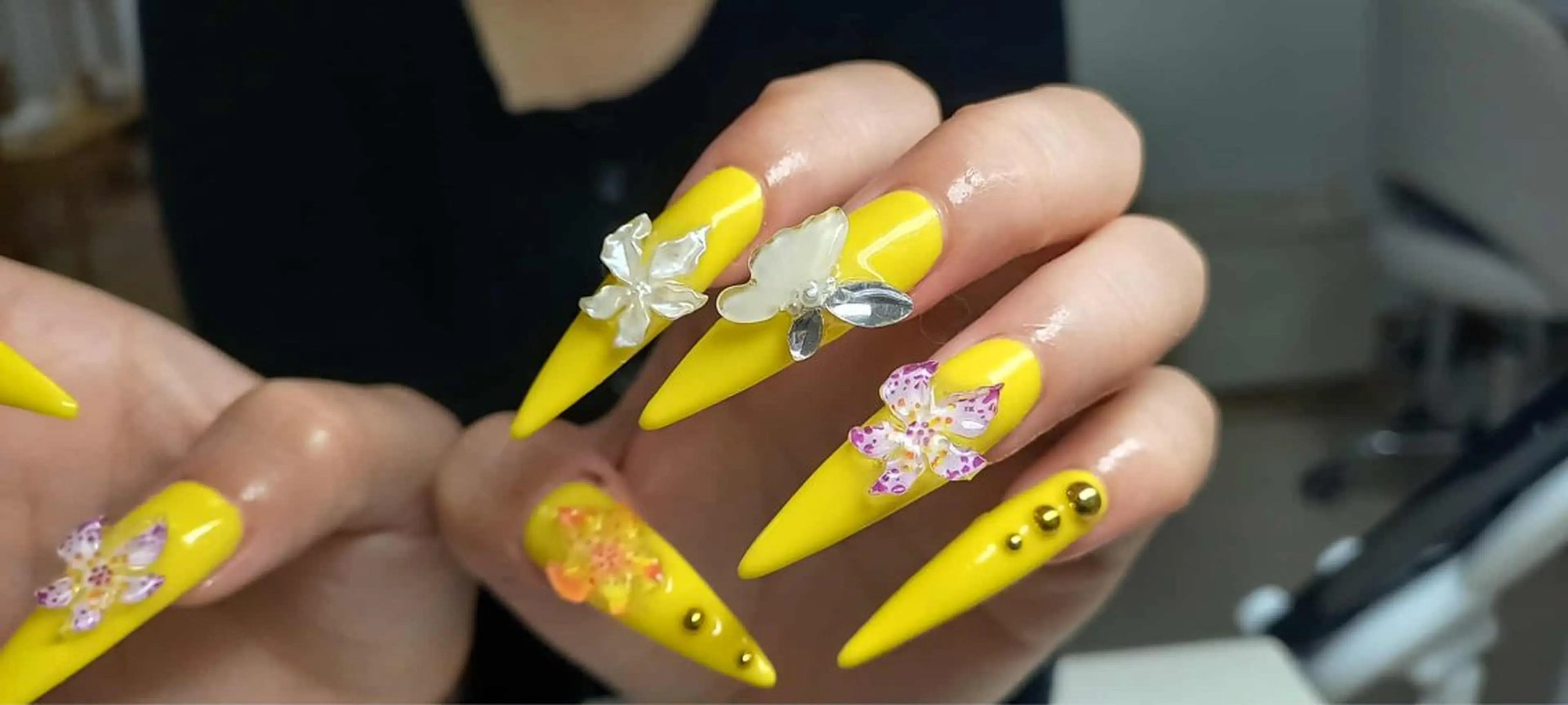 ネイル オーロラネイル フレンチネイル グラデーション 氷ネイル・うるうるネイル キラキラネイル ハンドネイル H.baby Nail Salonのネイルデザイン