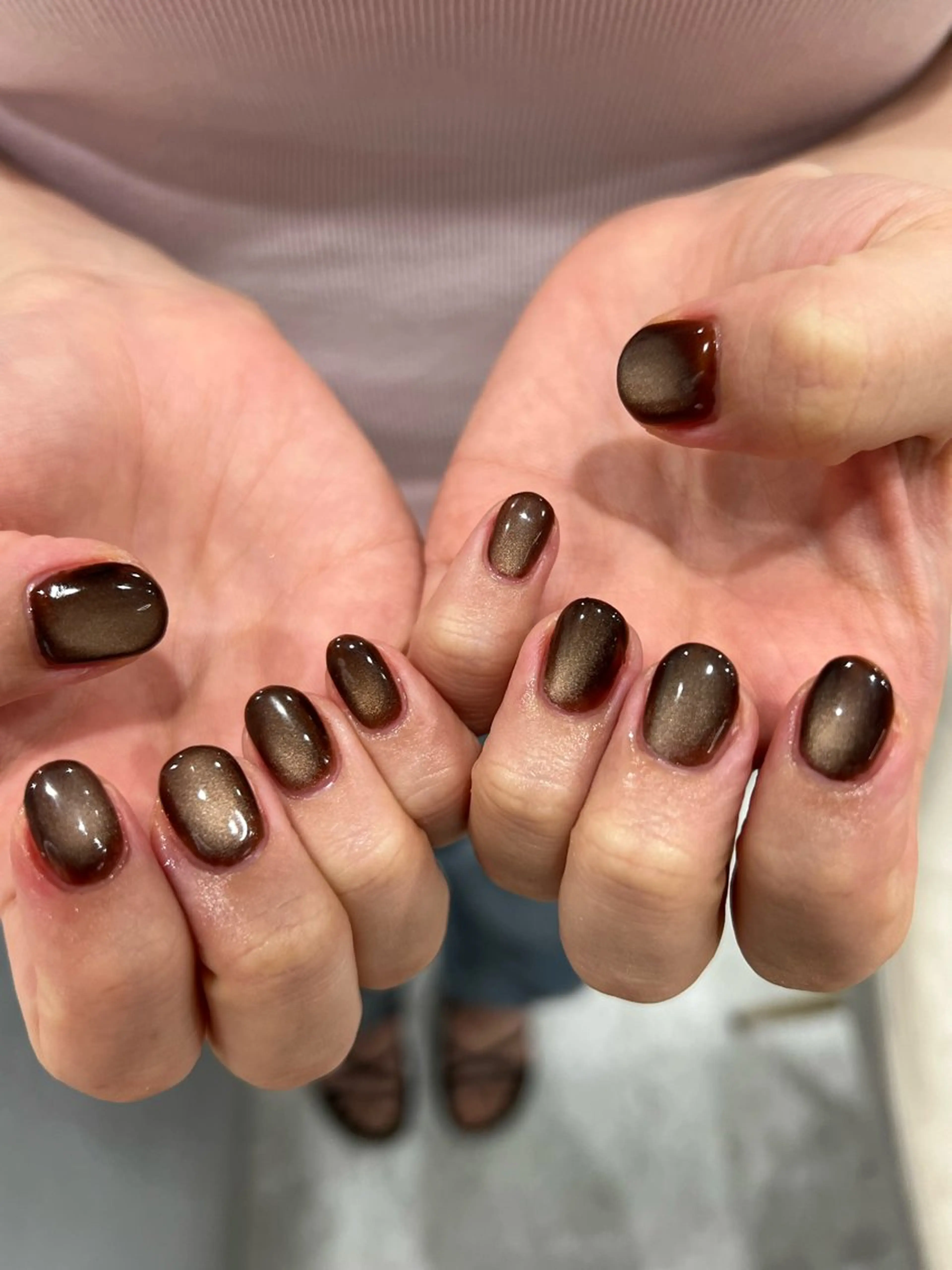 ネイル ブラウン マグネットネイル マグネットワンカラー ワンカラーネイル 📍銀座 💅🏼yuriのネイルデザイン