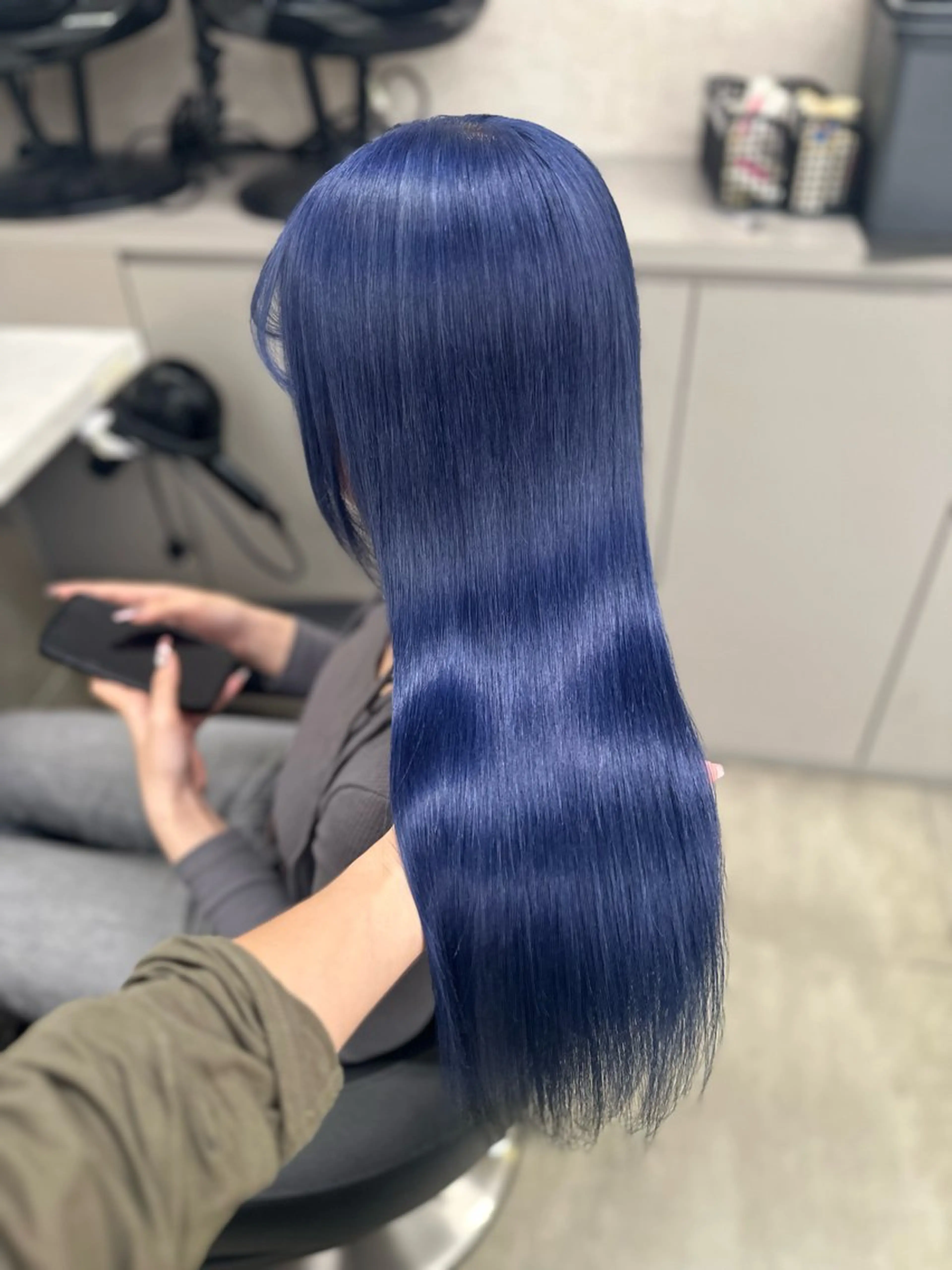 ロング カラー ベージュカラー 黒髪 ブリーチ ブルーカラー ブルーブラック ヘアカラー 🪞ハイトーン🪞 🤍waka🤍のヘアスタイル