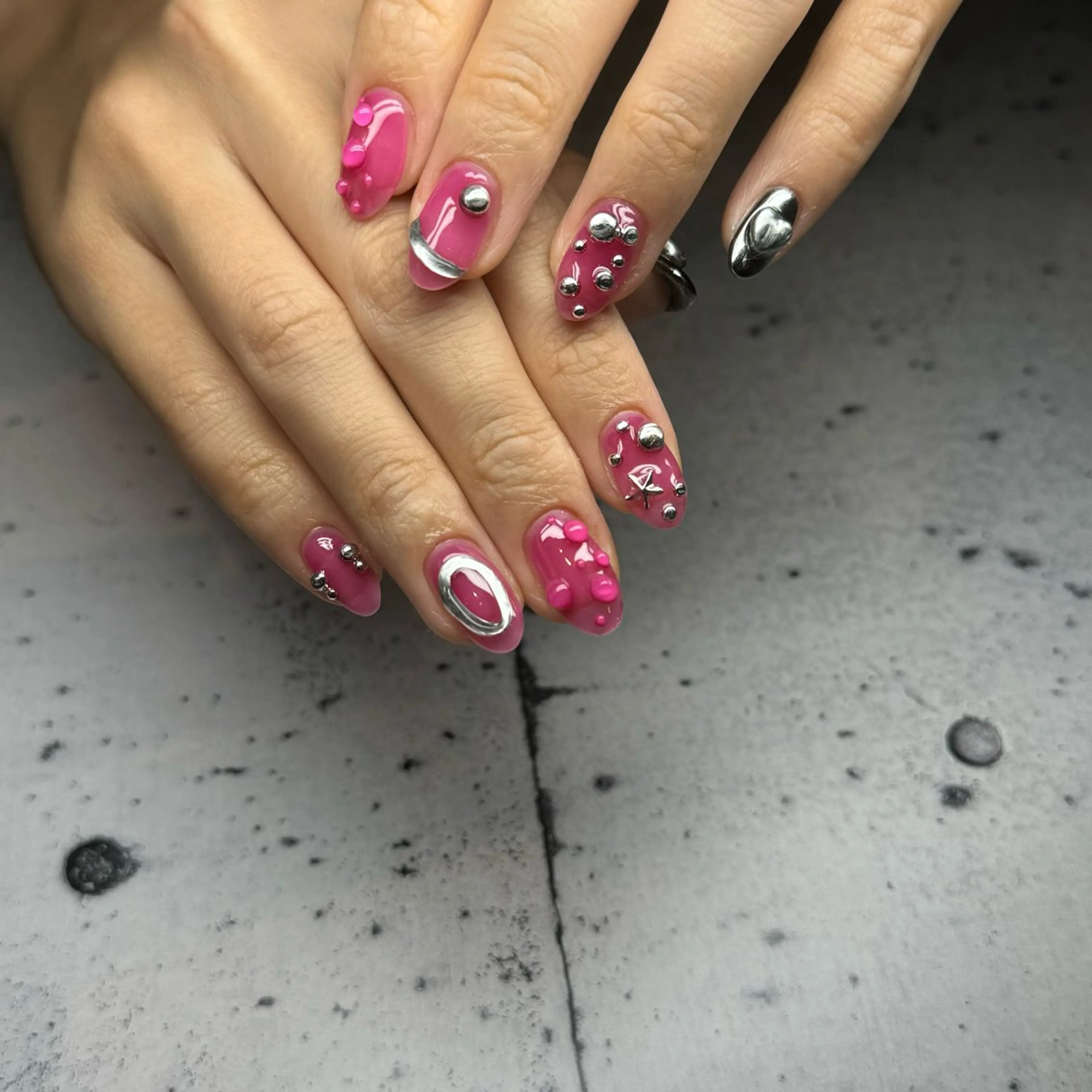 ネイル 夏ネイル ハンドネイル 𝐫𝐚𝐢 𝐧𝐚𝐢𝐥の眉毛・アイブロウイメージ