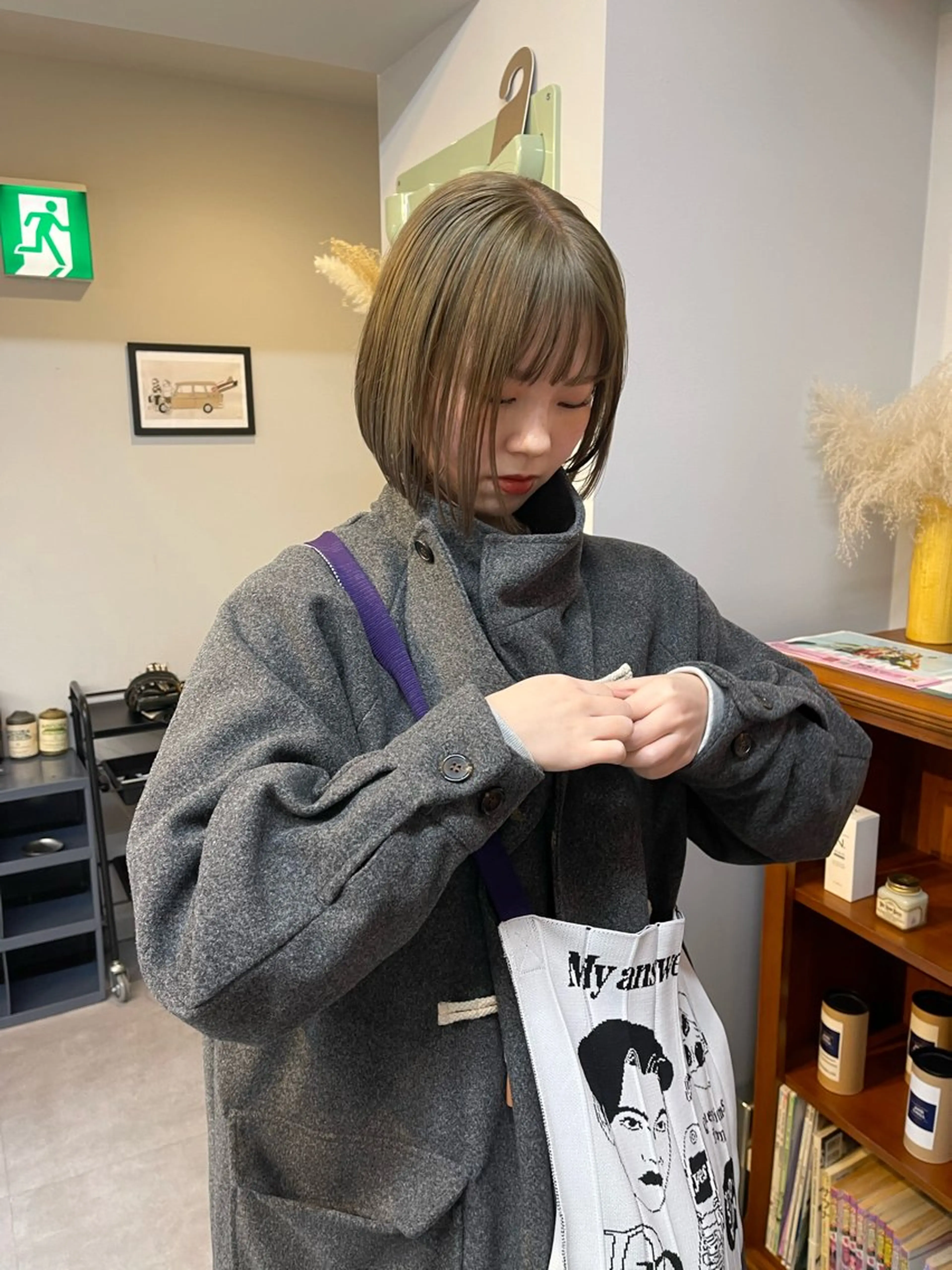 ショート カラー ベージュカラー ブリーチ ダブルカラー ブリーチなしカラー オリーブベージュ カット ヘアカラー トリートメント ヘアセット ✅ボブ/パーマ/ 表参道/KENTA✅のヘアスタイル