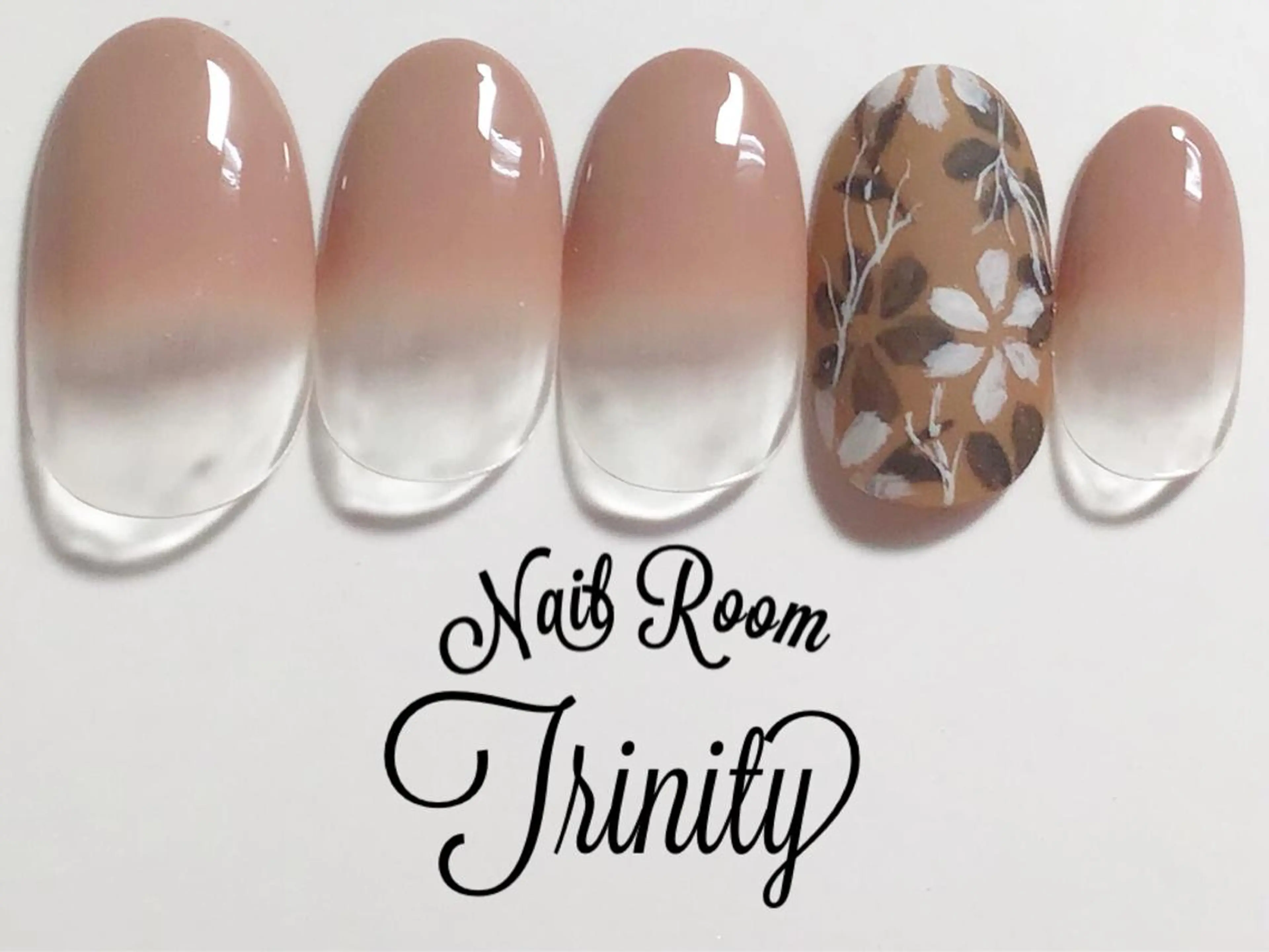 ネイル Trinity staffのネイルデザイン