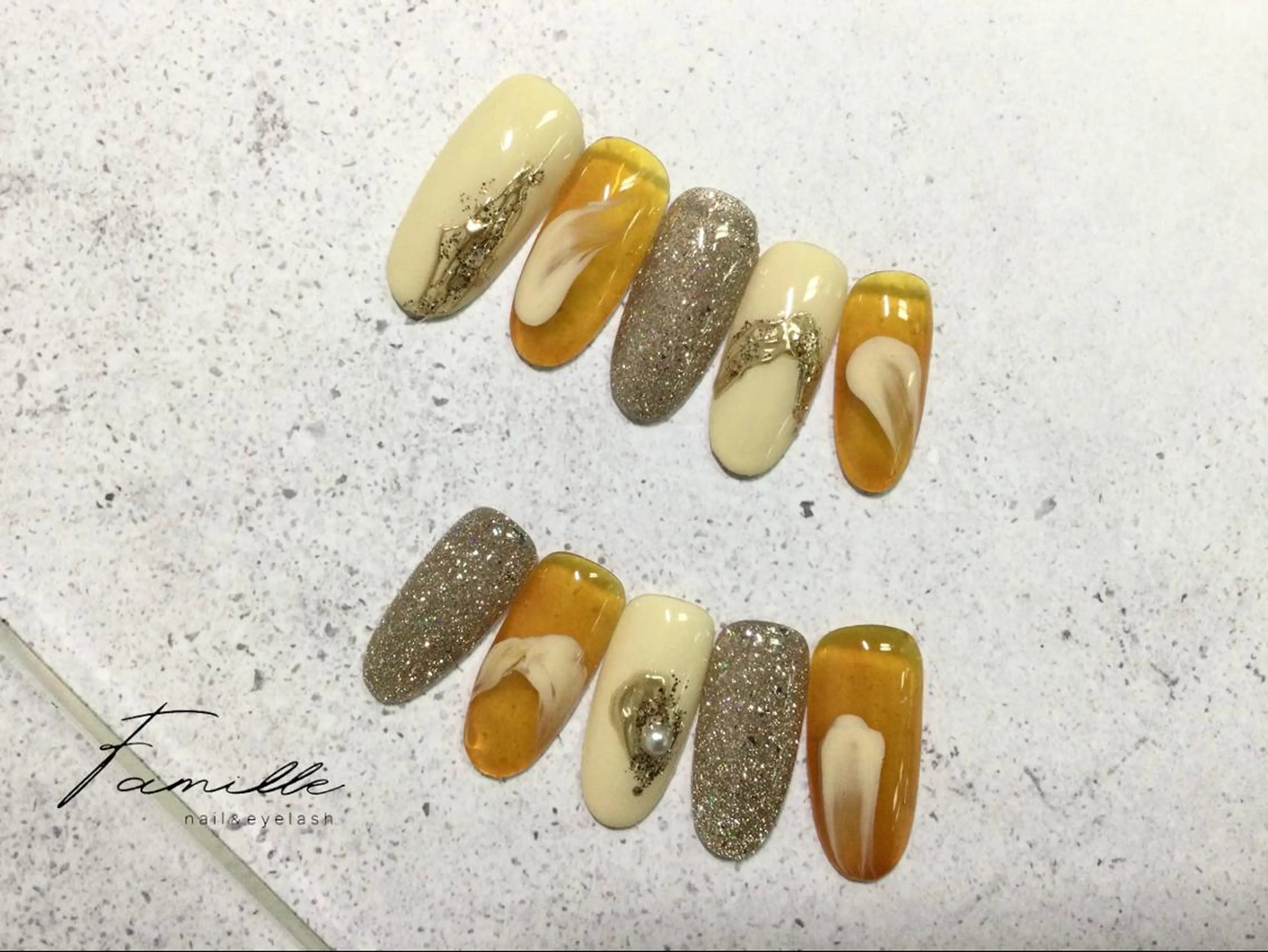 ニュアンスコース💅デザインサンプルの中から選べます✨配置変更・色変え可能☝️の写真
