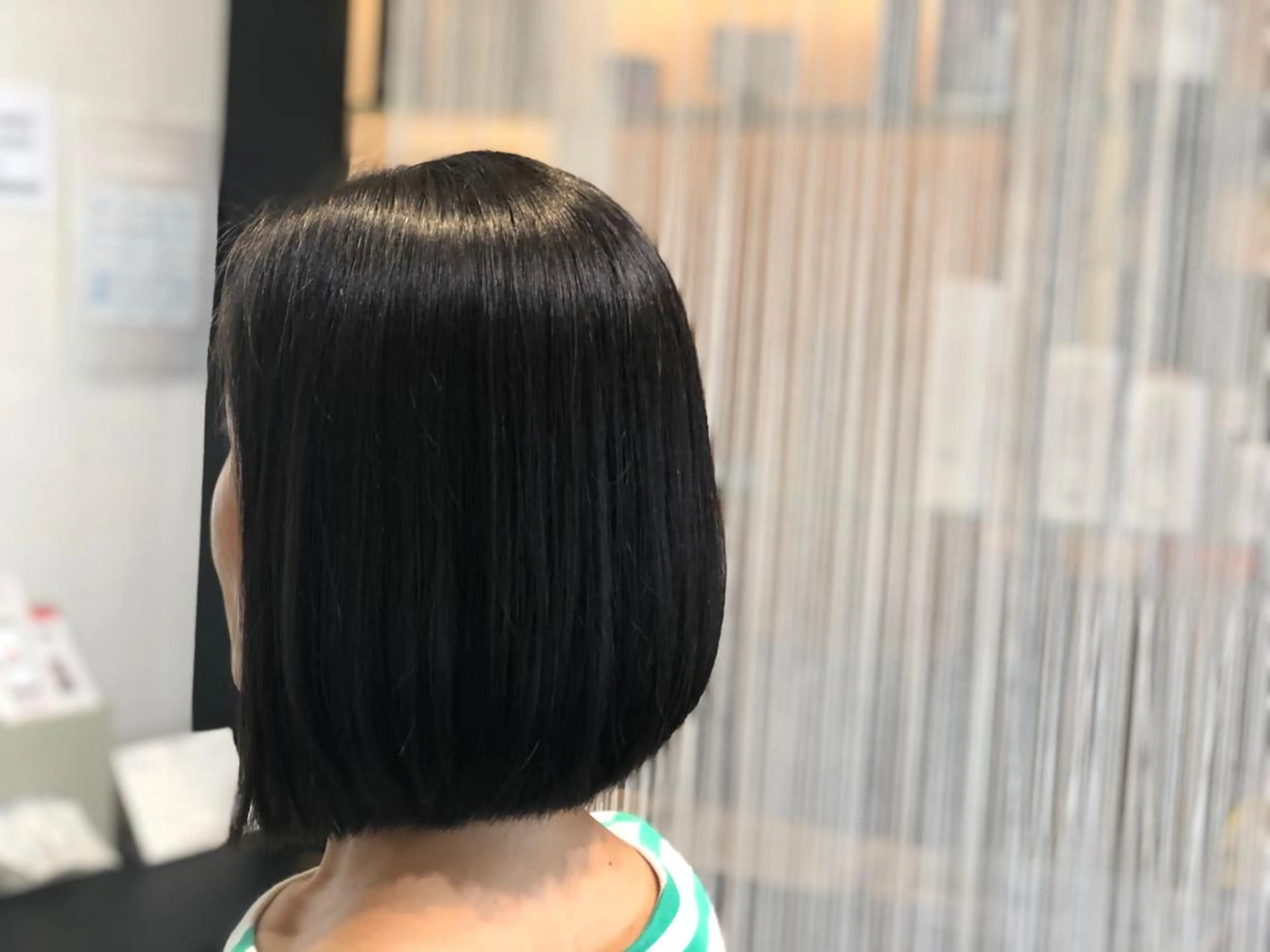 ミディアム カット 縮毛矯正 若泉 真梨のヘアスタイル