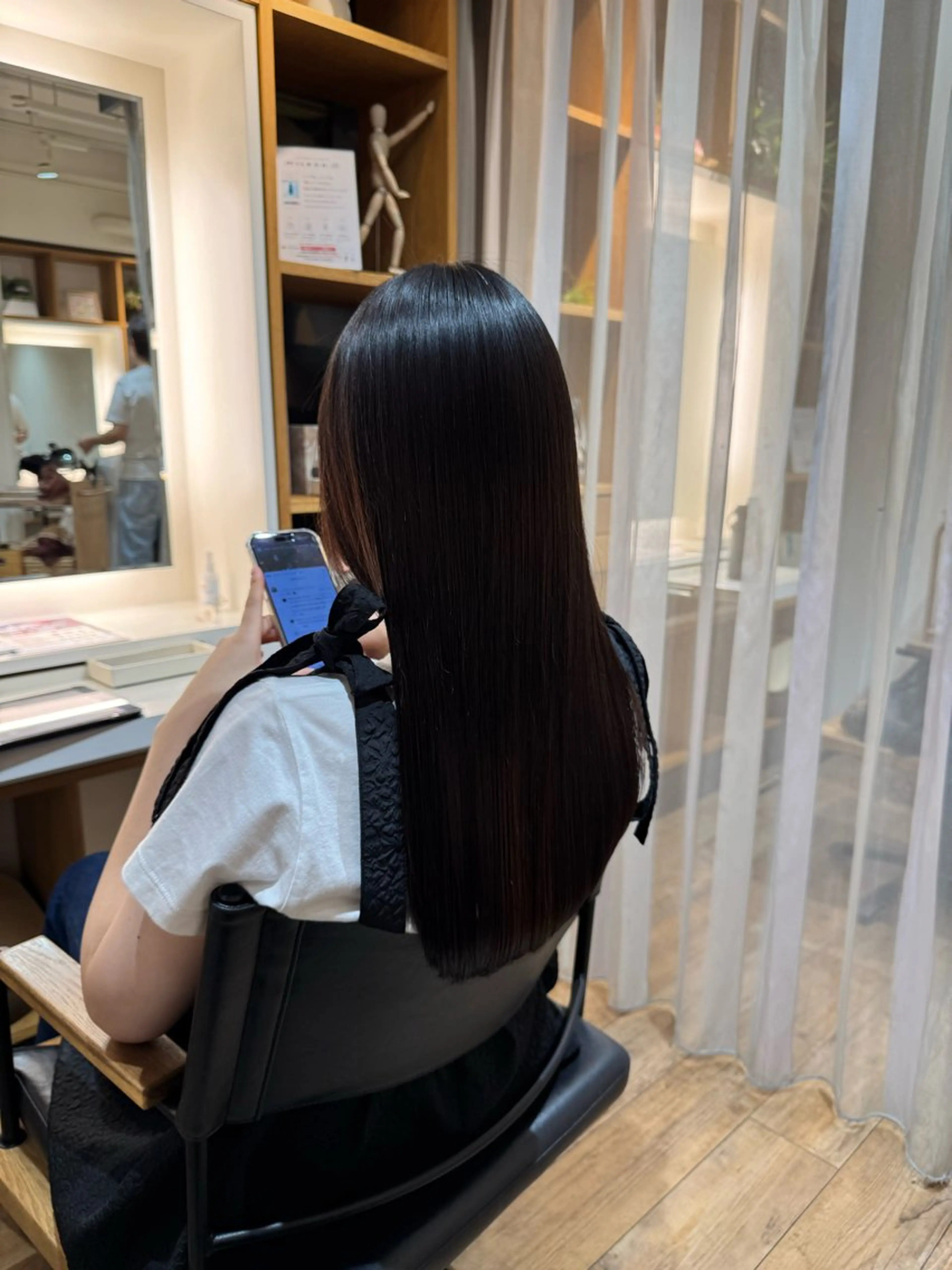 セミロング カット 縮毛矯正 トリートメント afloatkobe所属・美髪/髪質改善 川口凌弥のヘアスタイル