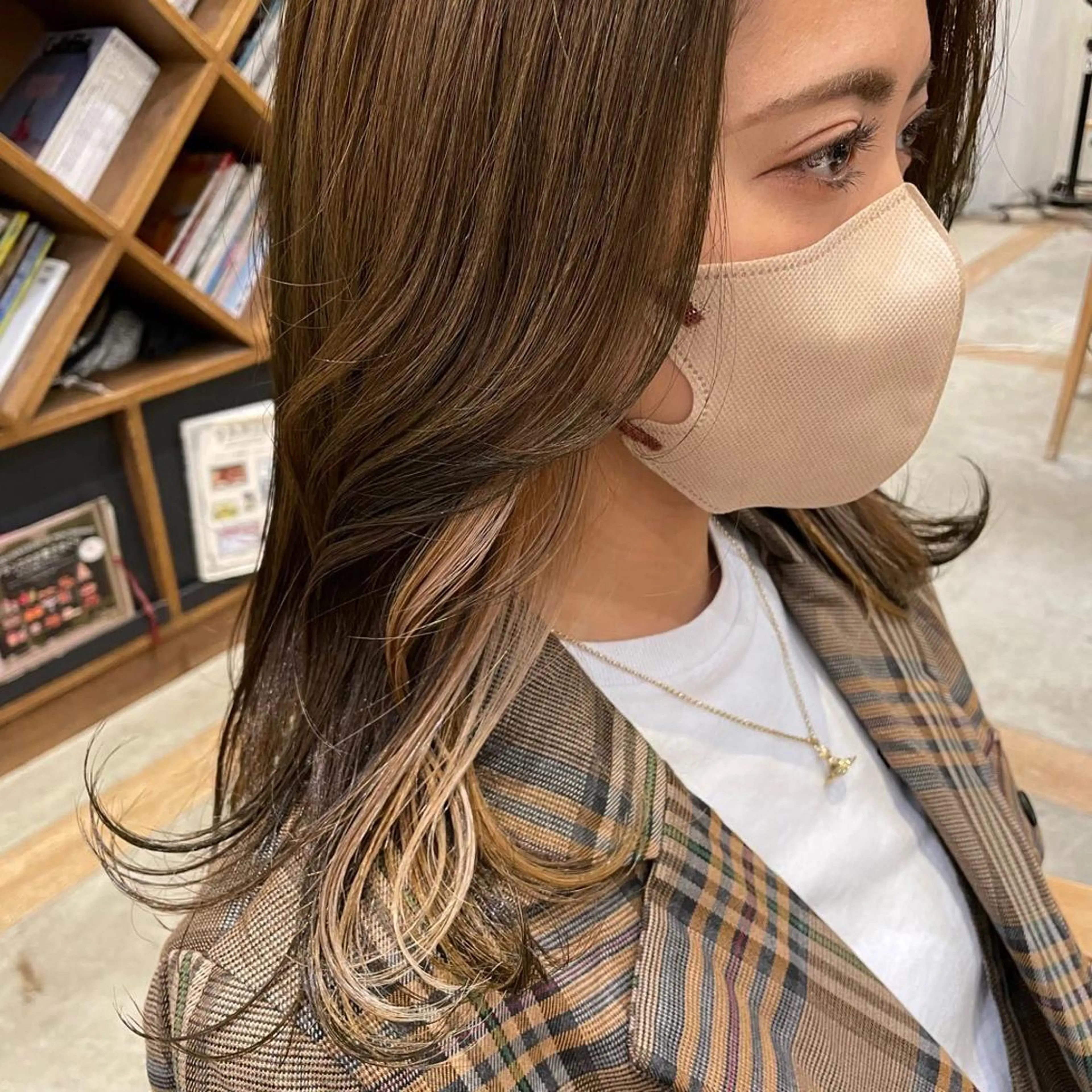 セミロング カラー インナーカラー OAK 学芸大学所属・秋葉萌　透明感カラー /レイヤー/ボブ♡のヘアスタイル