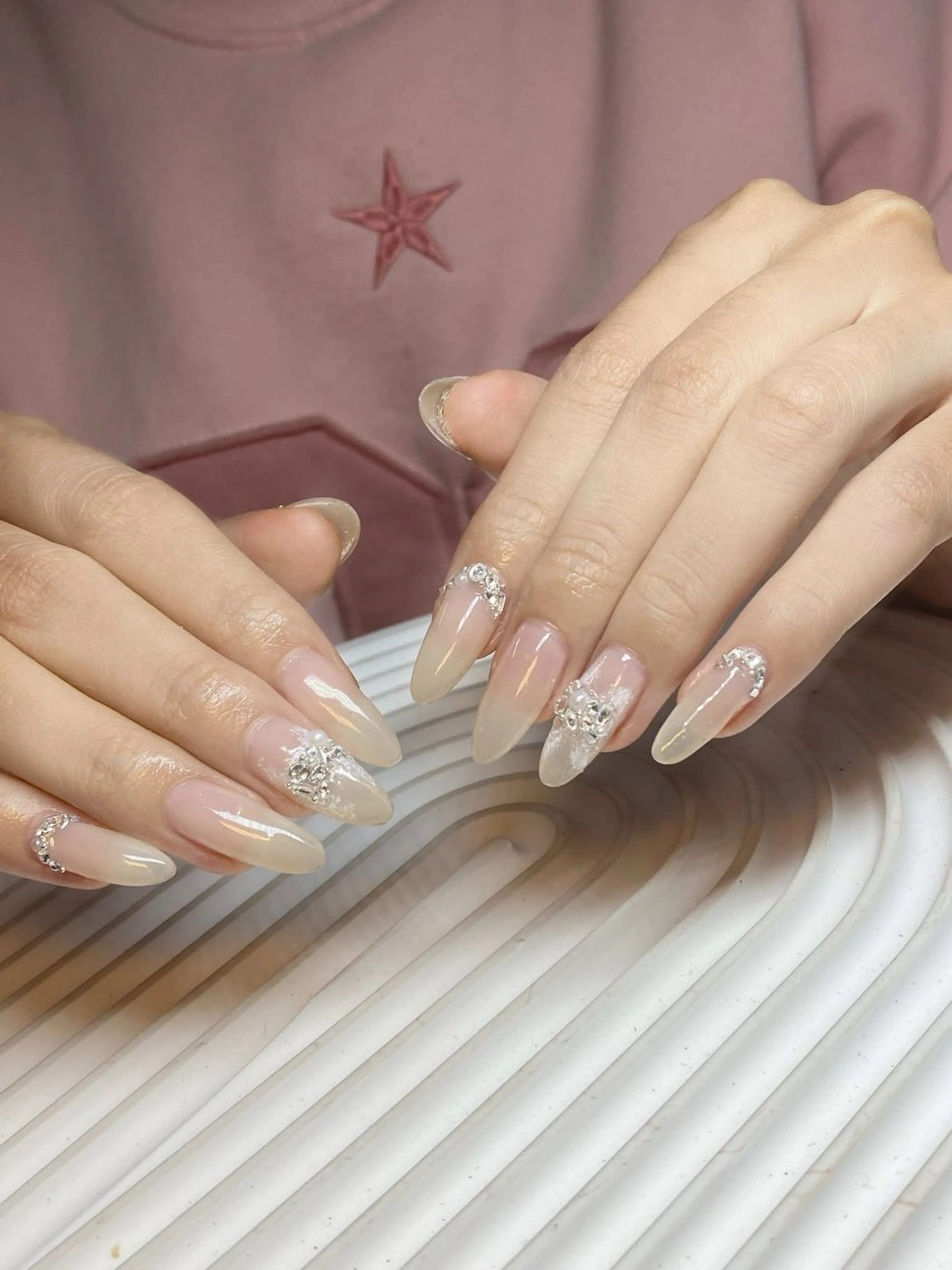 ネイル 長さ出し フレンチネイル ジェルネイル ガラスフレンチ 韓国ネイル ハンドネイル Minette nail所属・Minette nailHuongのネイルデザイン