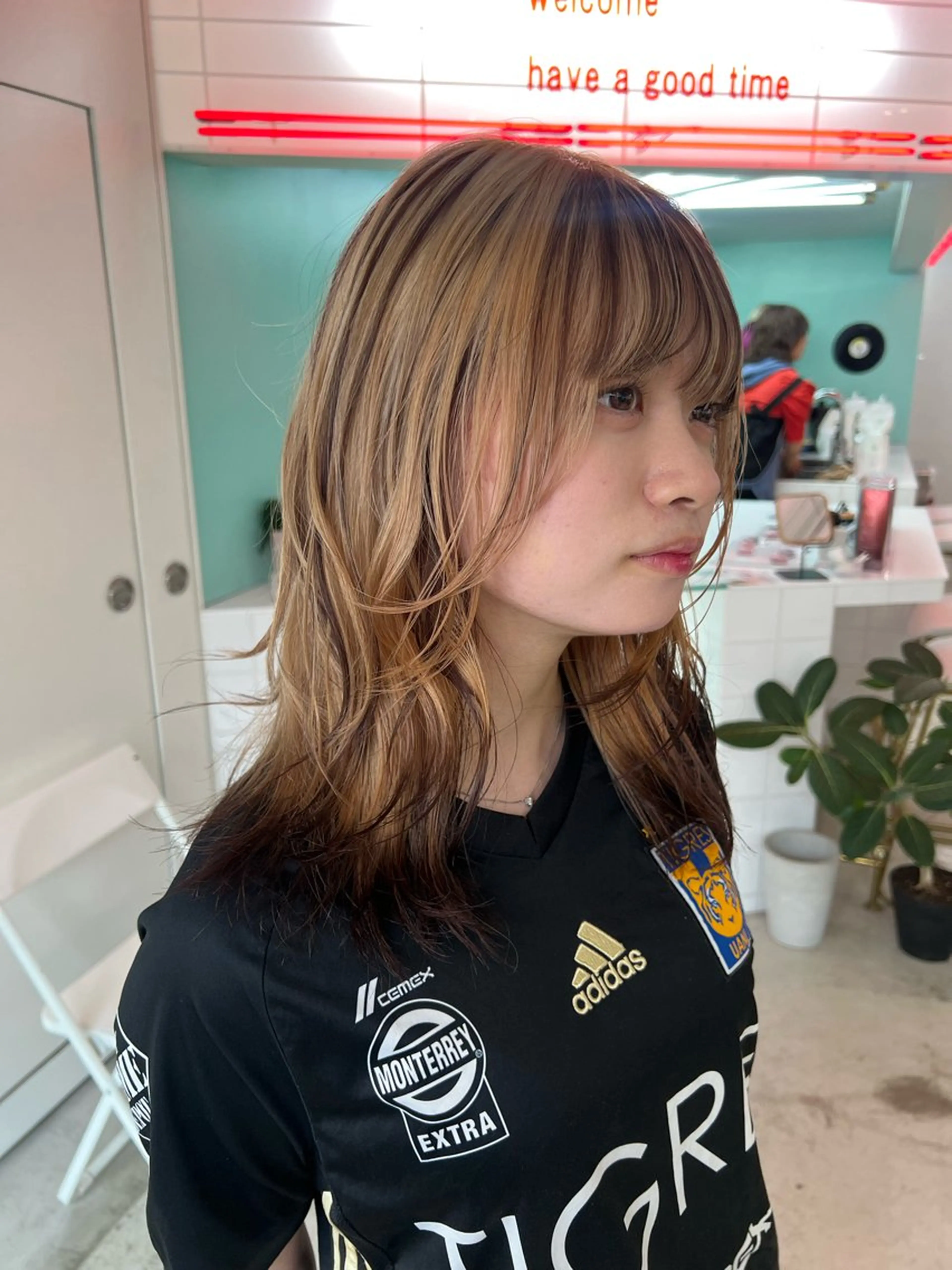 ミディアム ヘアカラー トリートメント 💥ウルフカット デザインあんな💥のヘアスタイル