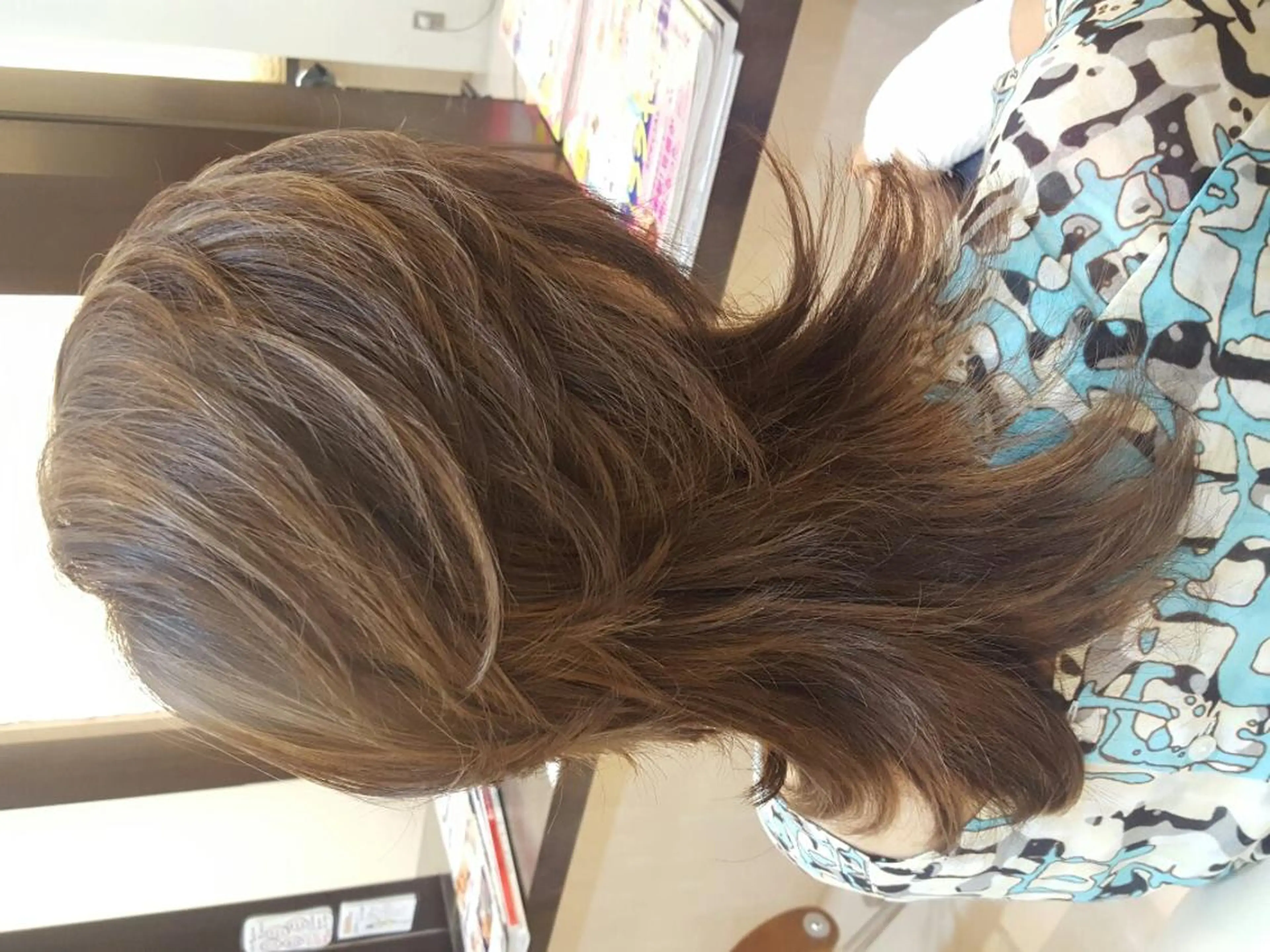 ミディアム カラー ブリーチ バイオレットカラー ハイレイヤー レイヤーカット 森下 勝誠のヘアスタイル