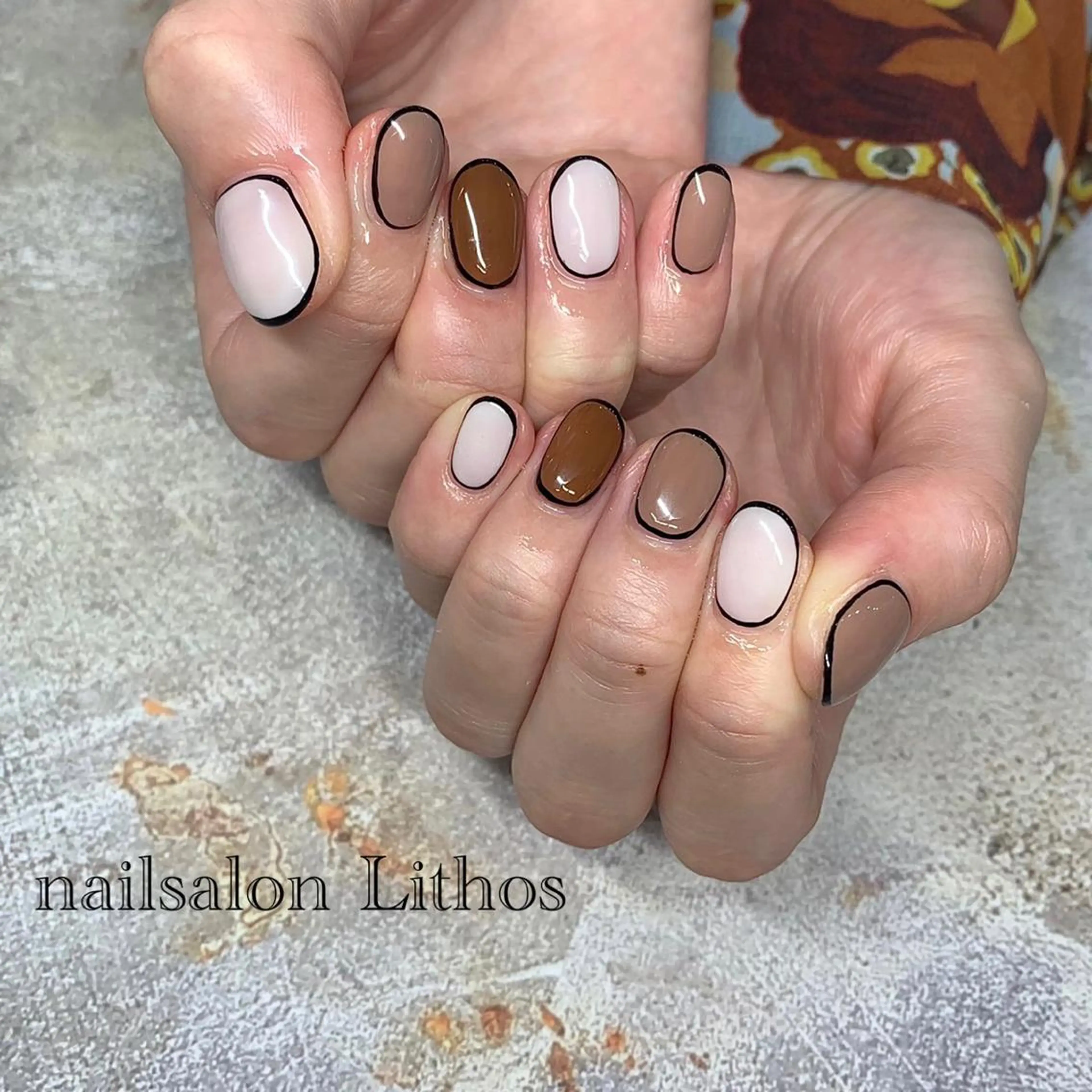 ネイル ブラウン ジェルネイル 韓国ネイル ニュアンスネイル オフィスネイル ハンドネイル nailsalon Lithos所属・nailsalon Recontreのネイルデザイン
