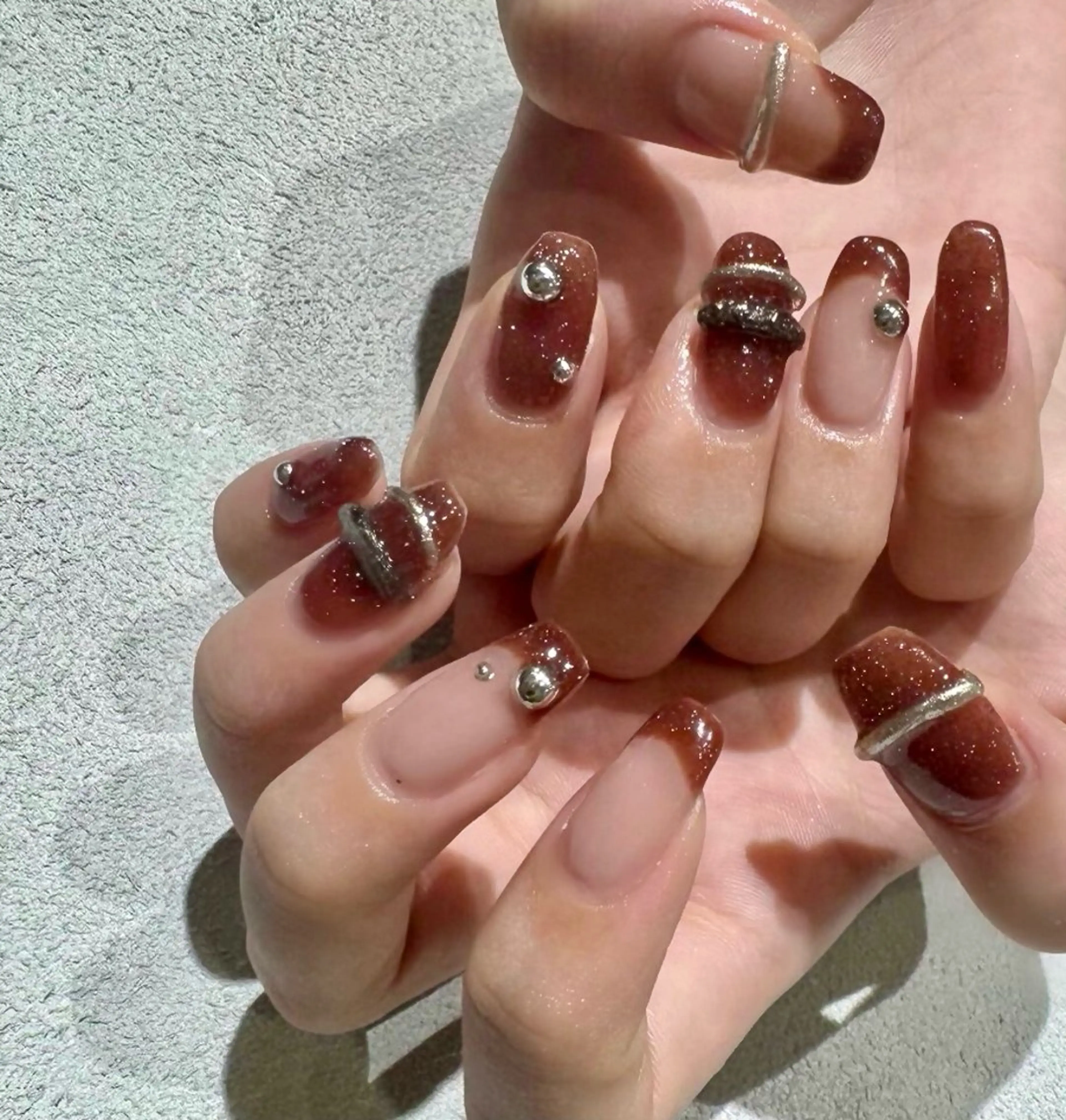 ネイル ブラウン シルバー RITZ福岡薬院店　まつげパーマ/マツエク/ネイル/眉毛所属・💅 momokoのネイルデザイン