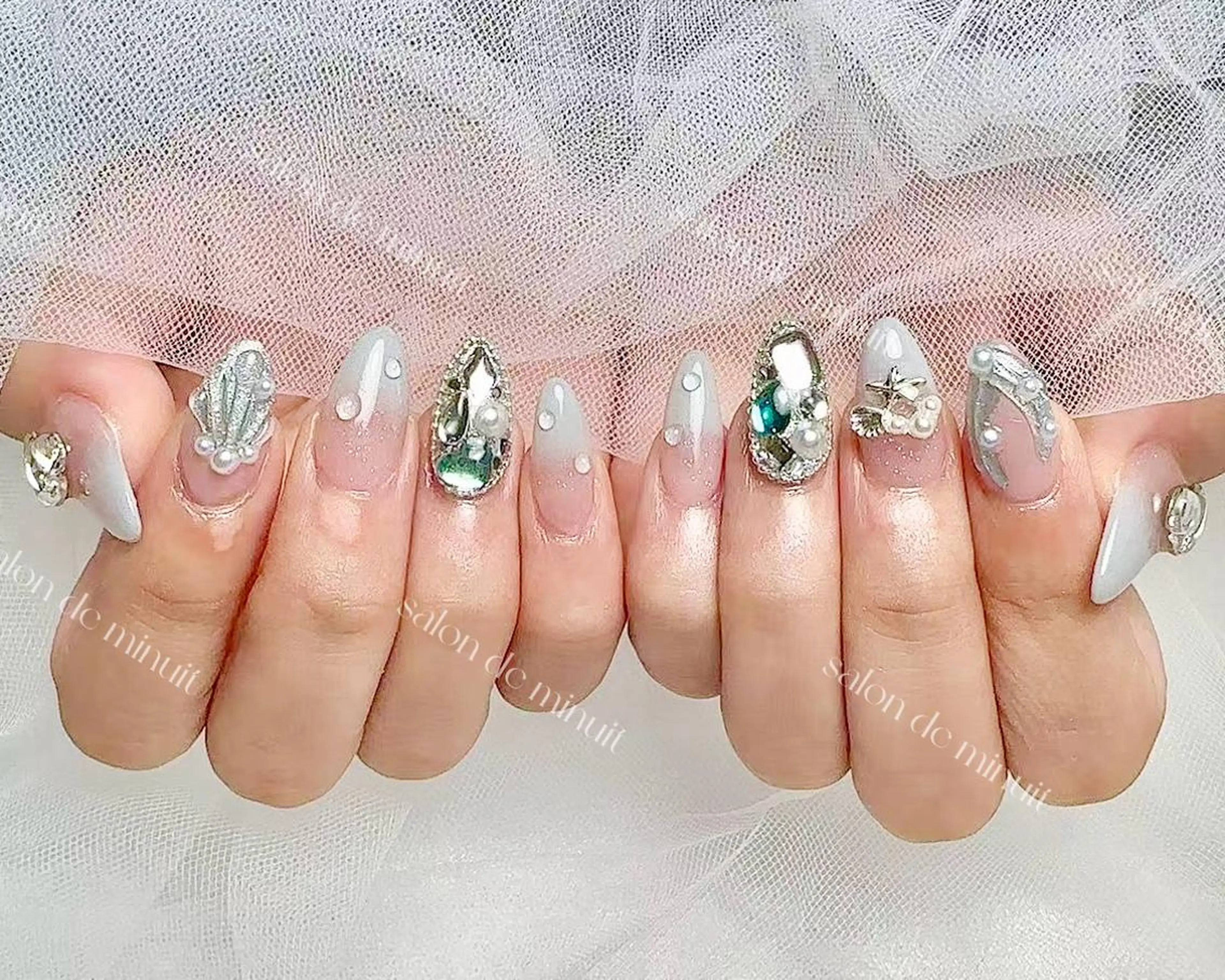 ネイル Salon de Minuit🦩のネイルデザイン