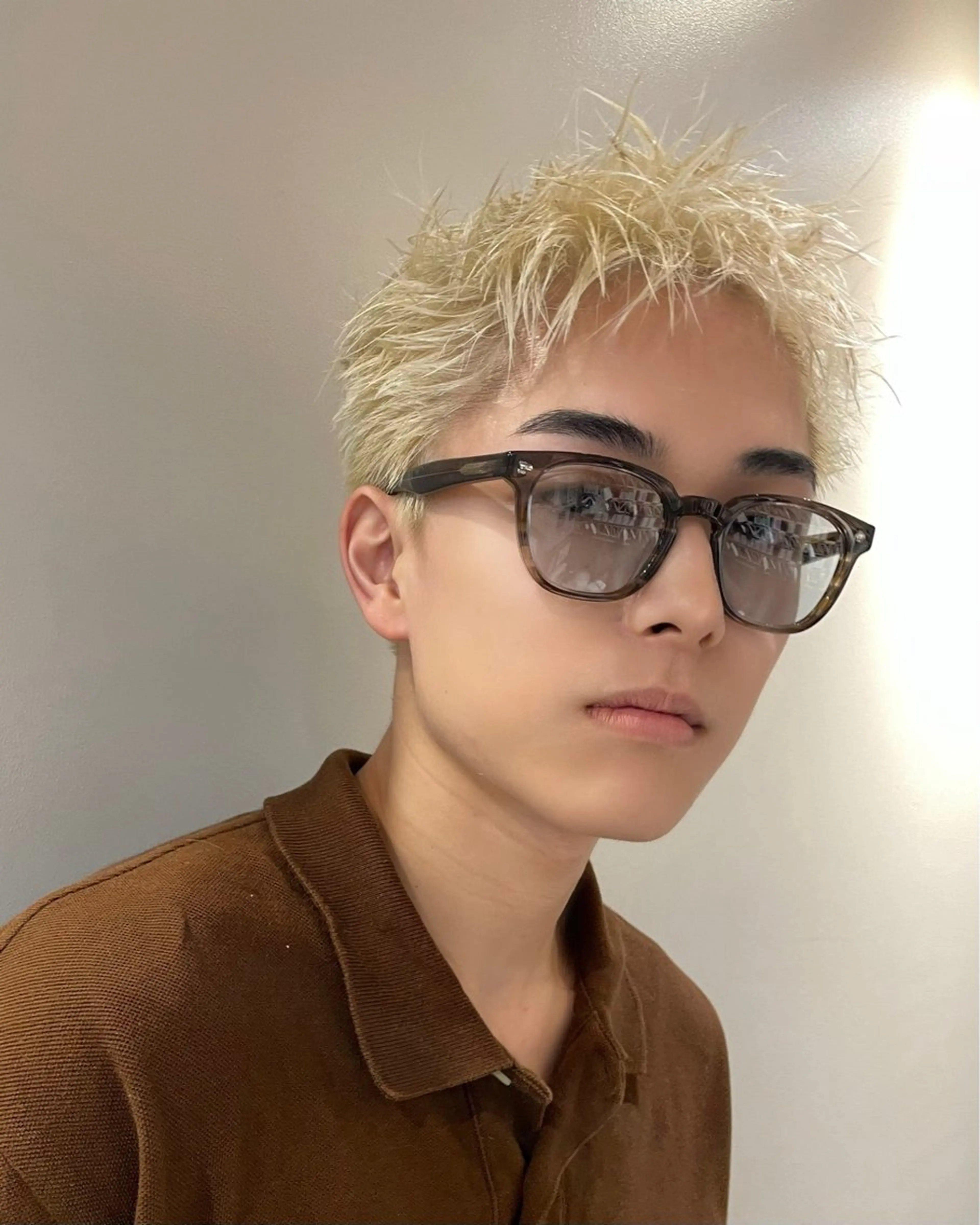 ショート メンズ ⭐ハイトーンブリーチ ミルクティーピンクのヘアスタイル