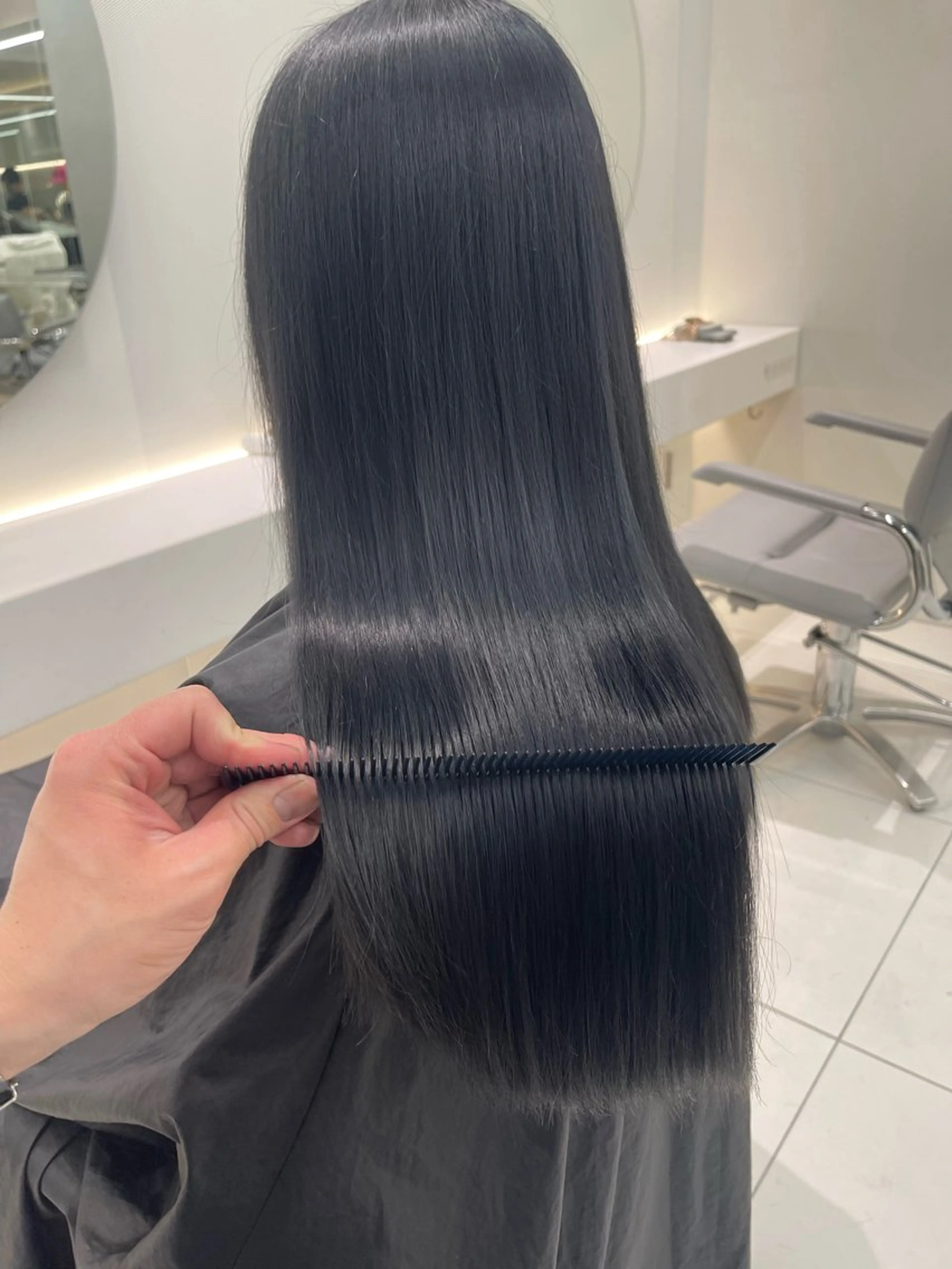 ロング カラー ネイビーカラー 透明感カラーが 得意です！NAOKIのヘアスタイル