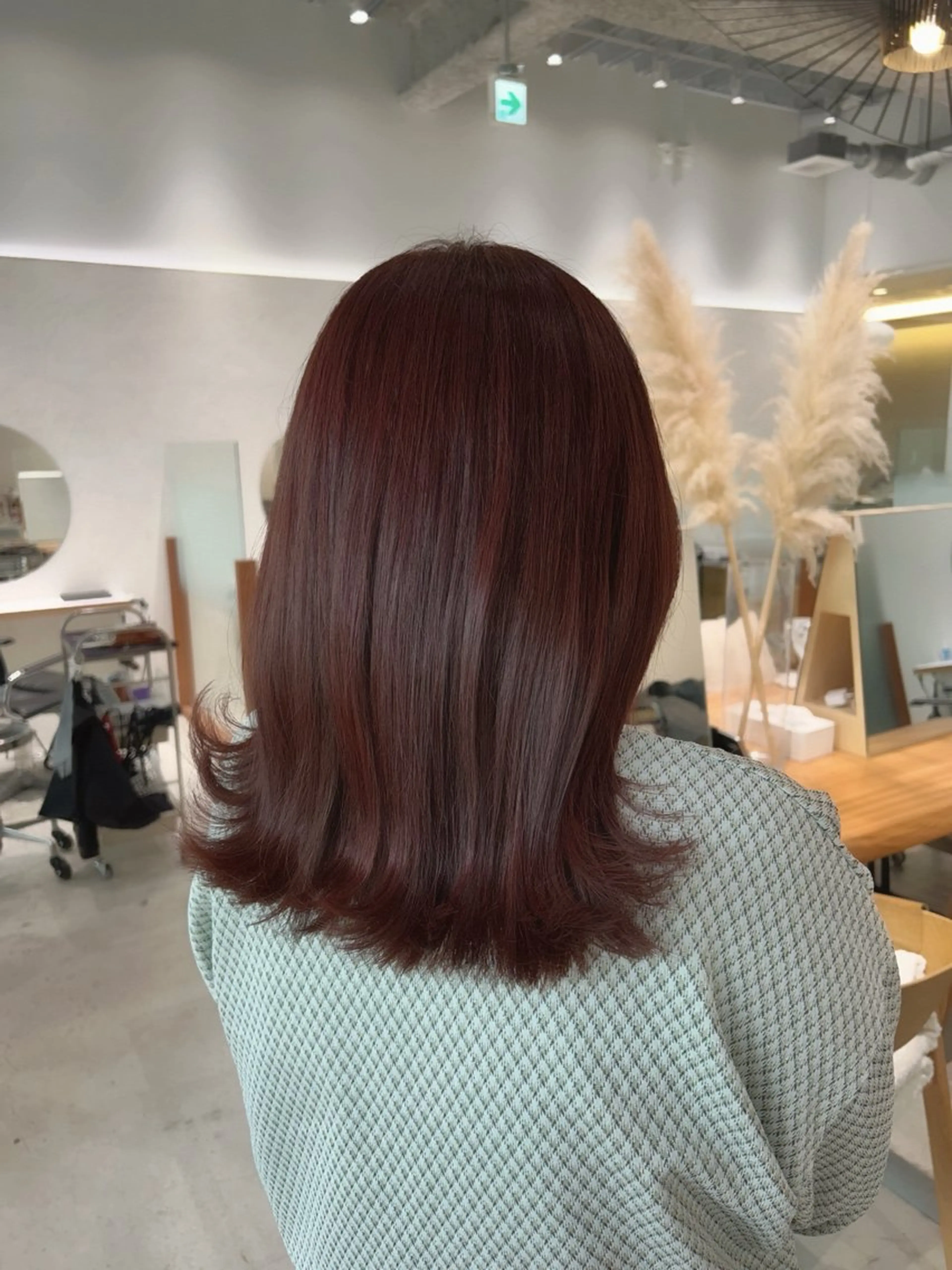 ミディアム カット ヘアカラー 宮澤 美幸のヘアスタイル