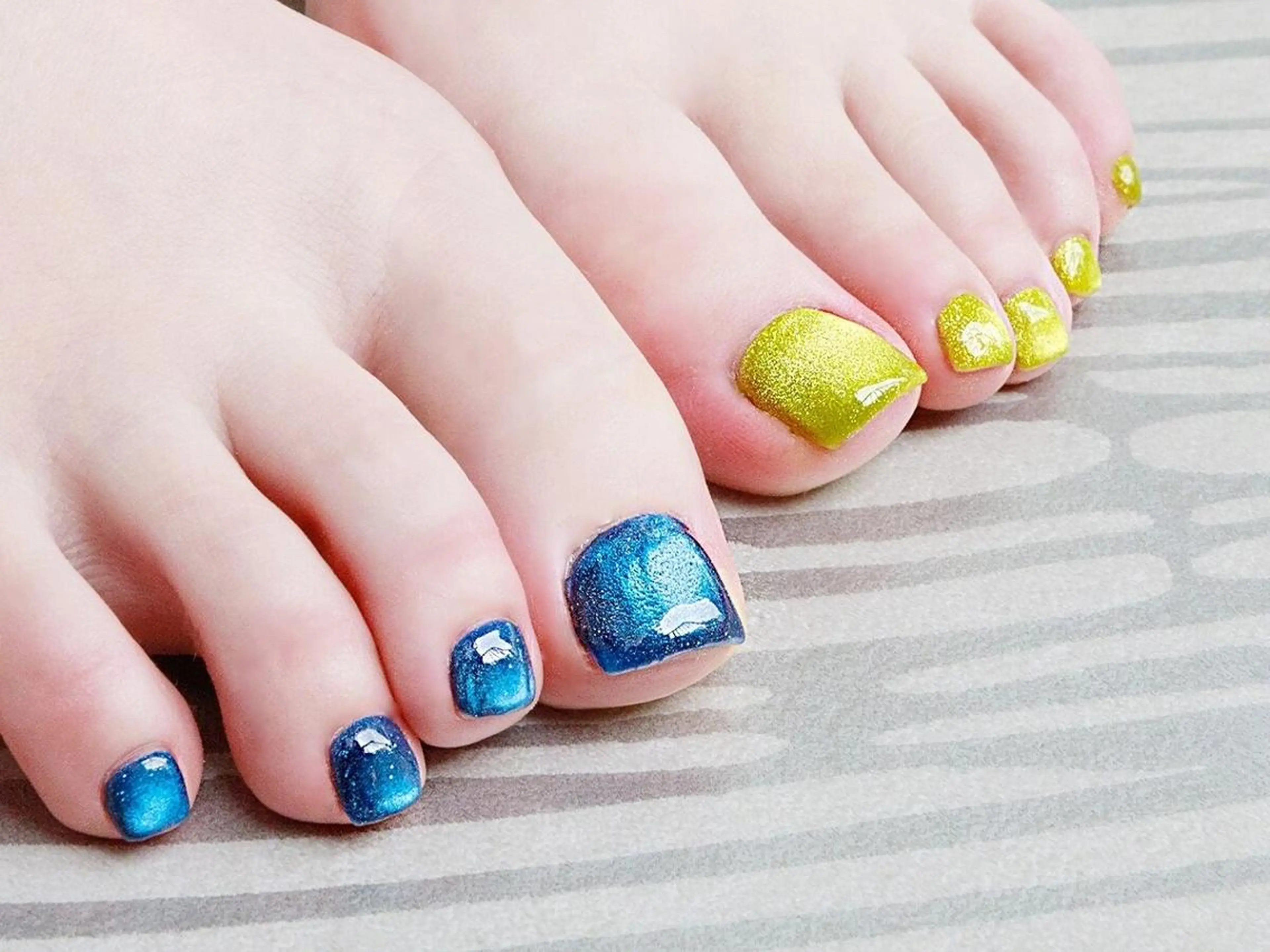 ネイル フットネイル マグネットネイル ワンカラーネイル フットネイル NURU NAIL ヌルネイル新宿のネイルデザイン