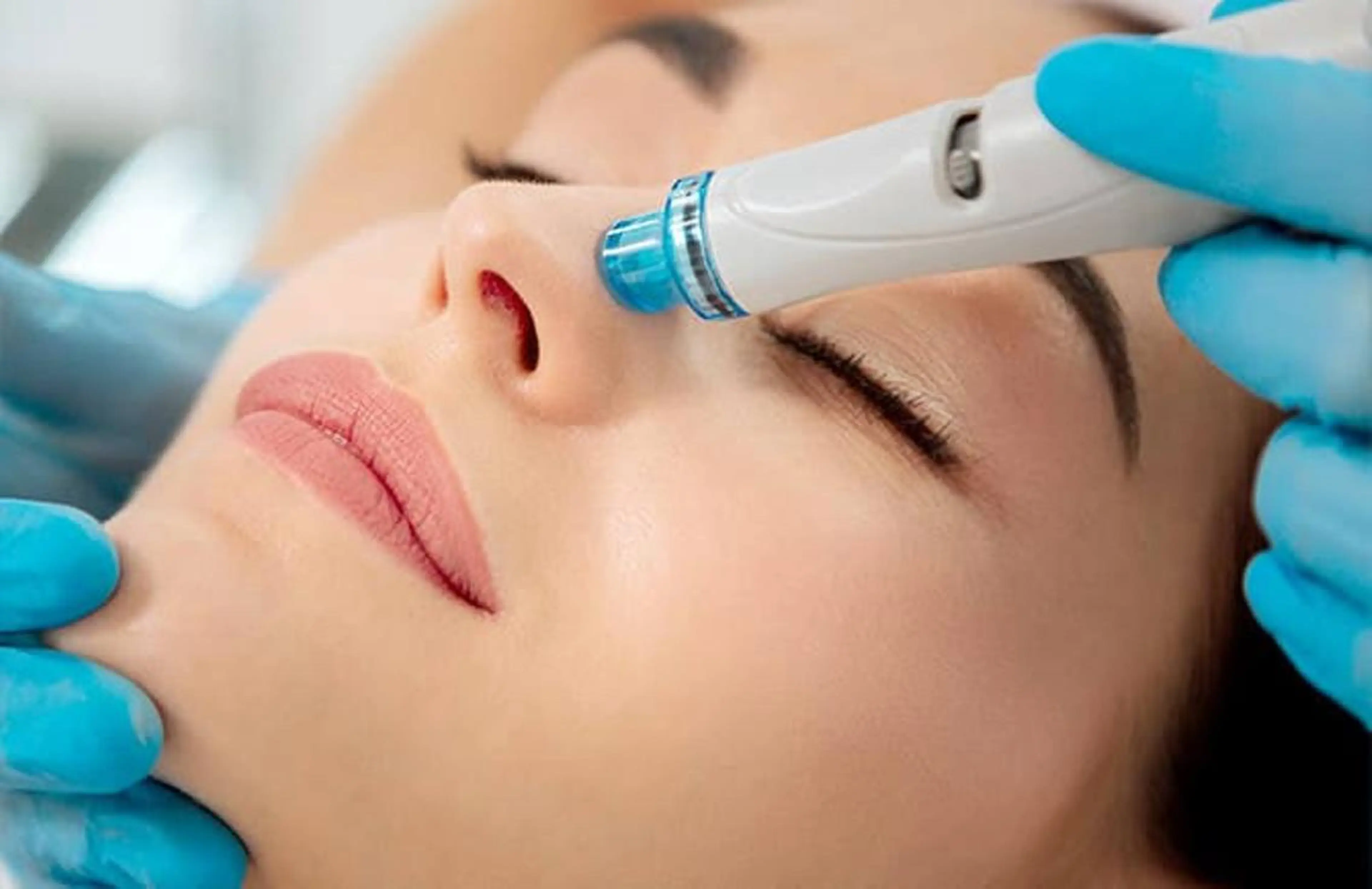 エステ É LINDA所属・E LINDAのネイルデザイン