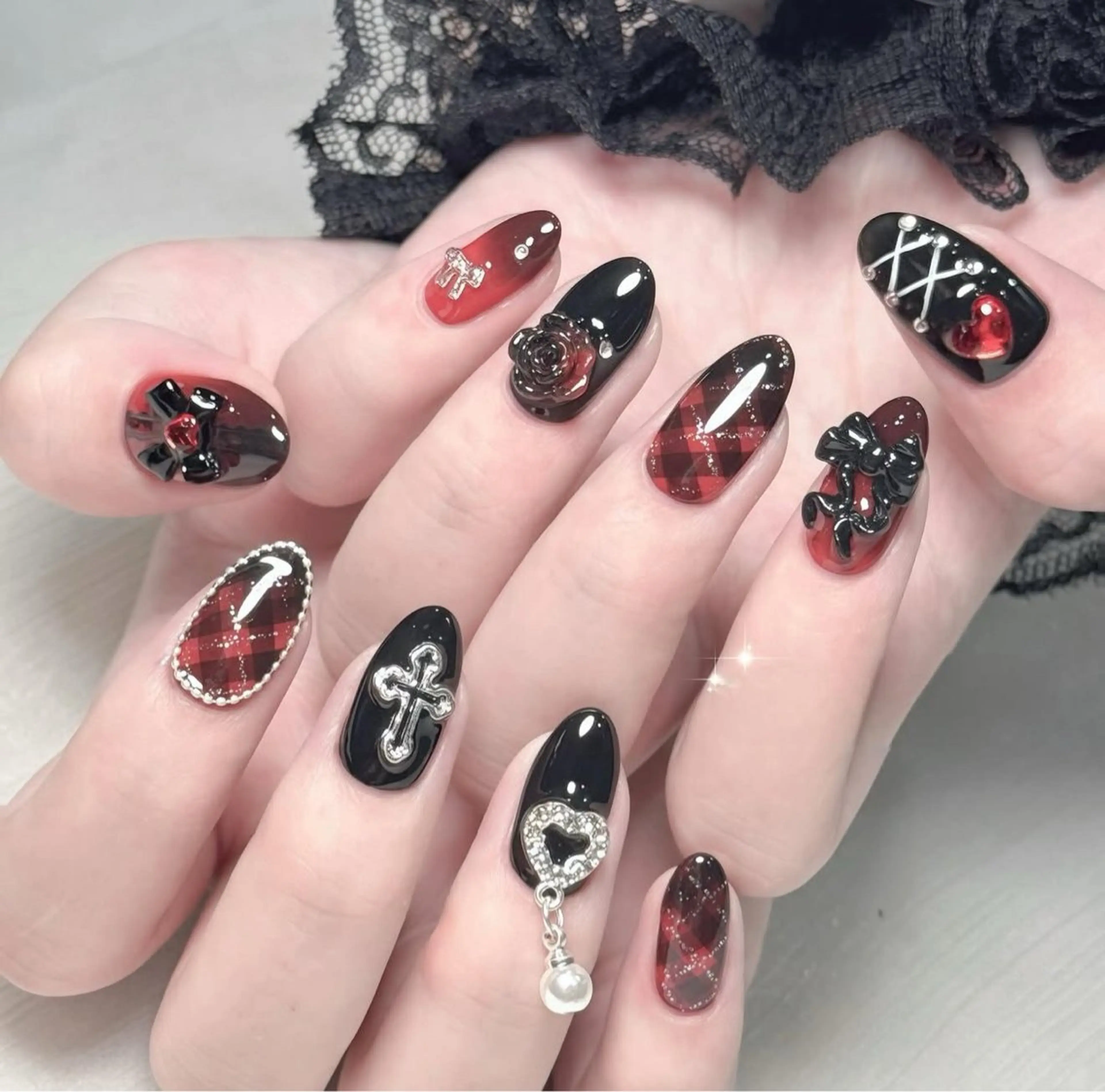 ネイル アニマル柄 オーロラネイル チークネイル フラッシュネイル ジェルネイル ハンドネイル Lyn TA Nailのネイルデザイン