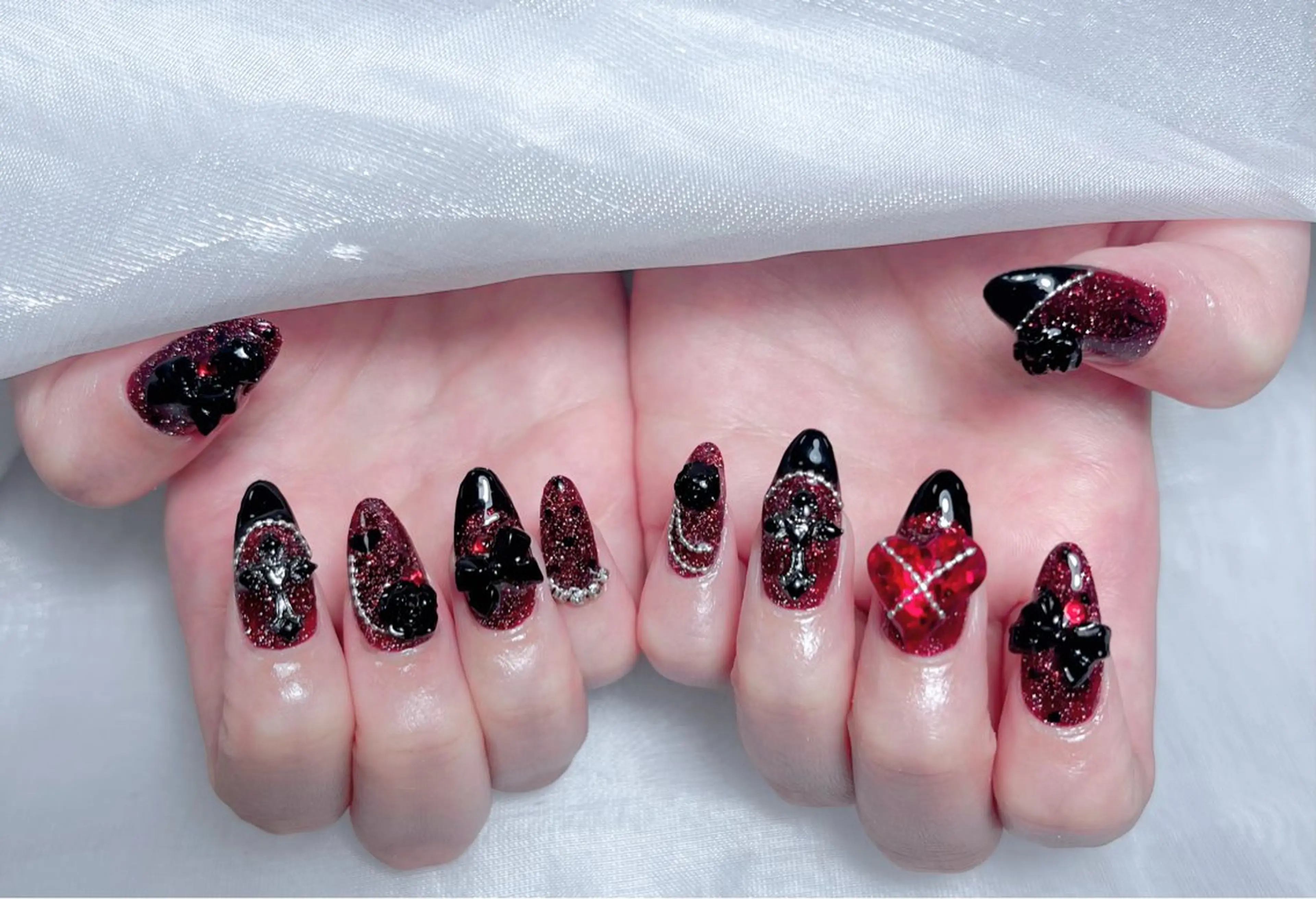 ネイル 成人式 ロングネイル マグネットネイル 大理石ネイル(マーブル) リボン ハンドネイル Amee Nailsalon所属・Amee Nailsalonのネイルデザイン