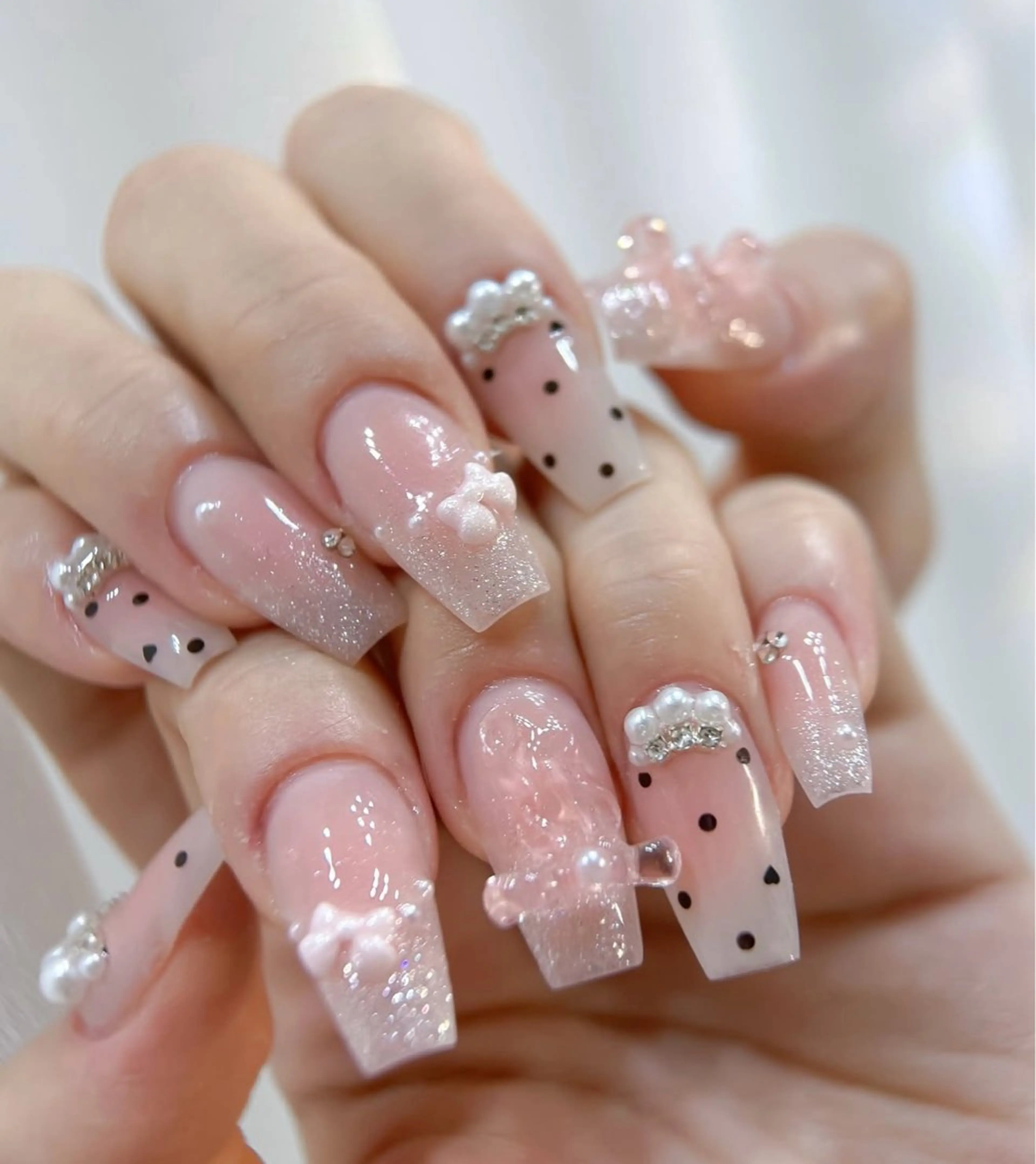 ネイル フレンチネイル グラデーション マグネットネイル ミラーネイル ハンドネイル ハンドケア yurinail所属・yuri nail 高田馬場のネイルデザイン