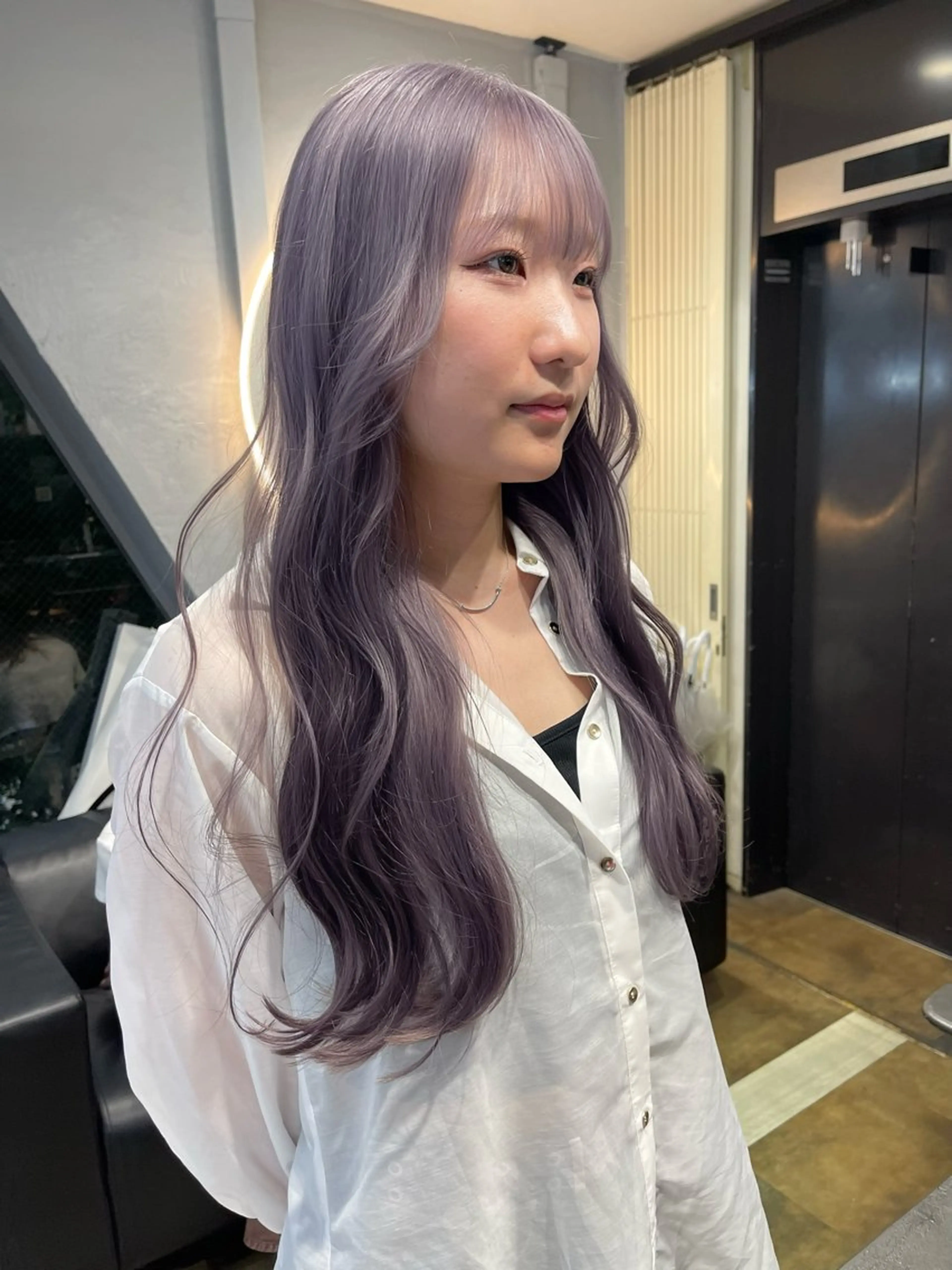 ロング カラー ベージュカラー ブリーチ ケアブリーチ デザインカラー ダブルカラー ヘアカラー トリートメント 宮崎　達也 ミルクティーベージュのヘアスタイル