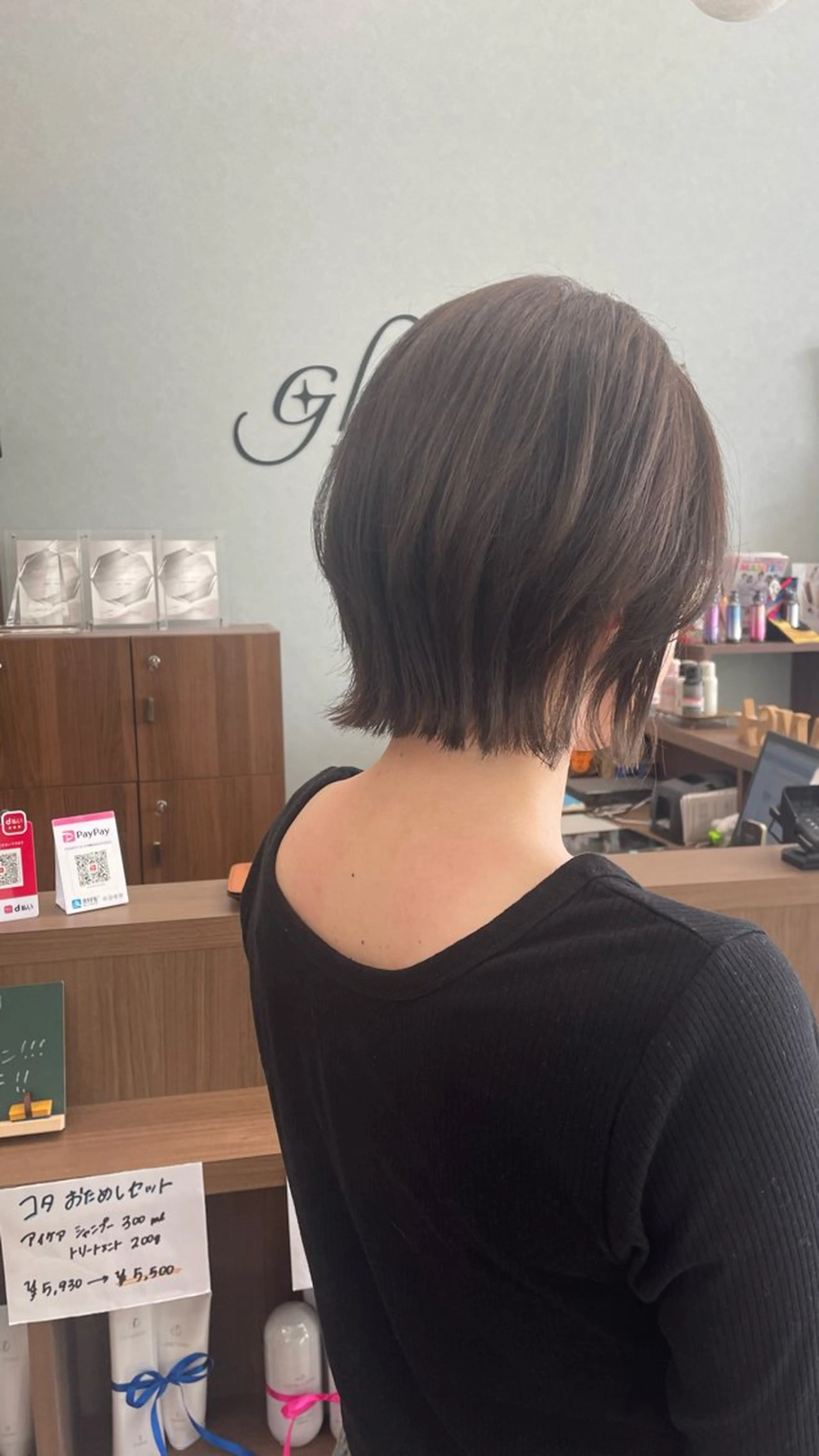 ショート カラー グレージュ ボブ レイヤーカット カット ヘアカラー シミズ カエデ🍁のヘアスタイル
